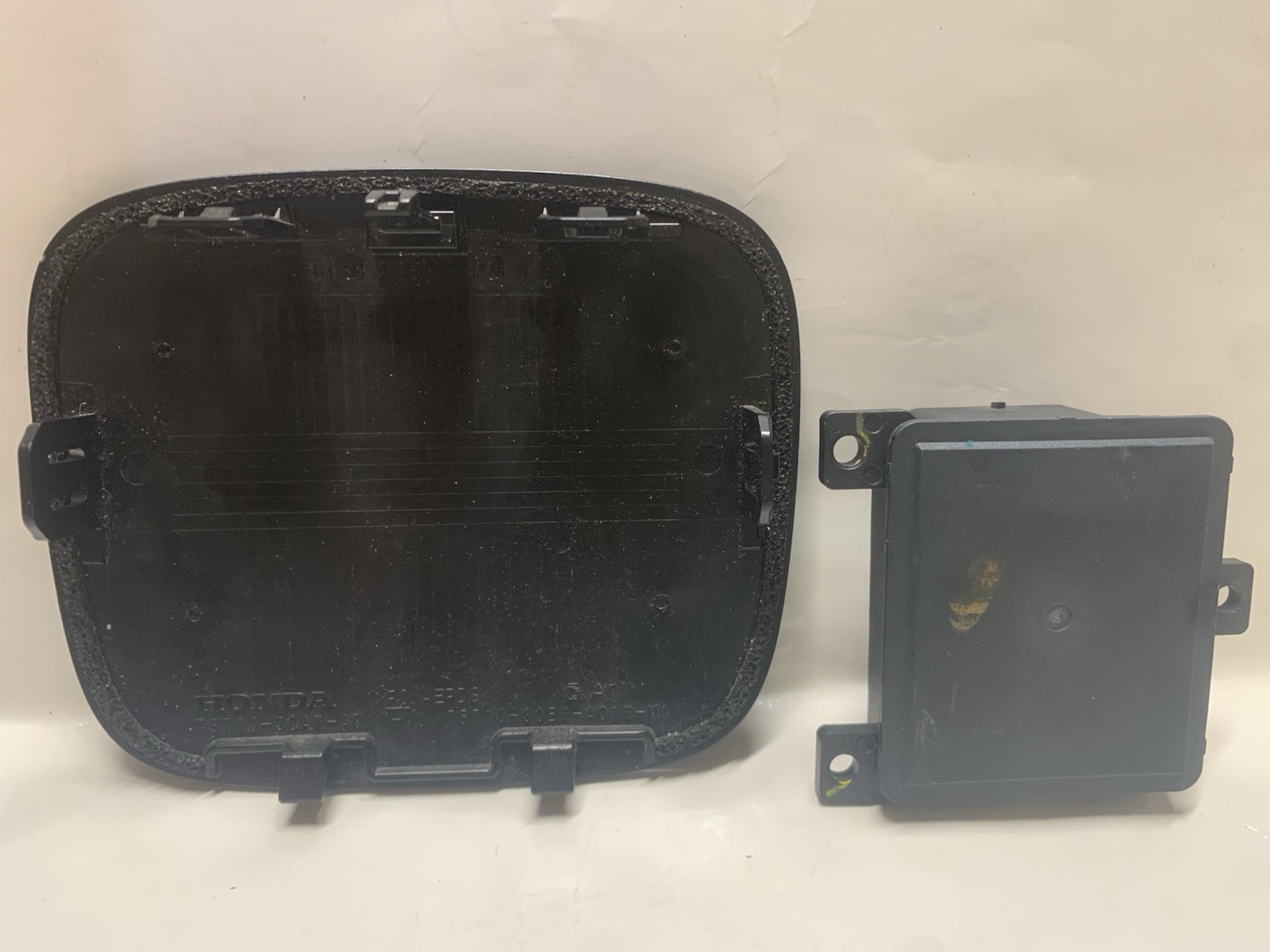 2023-2025 HONDA ACCORD OEM CRUIS CONTROL DISTANCE RADAR SENSOR W/ EMBLEM