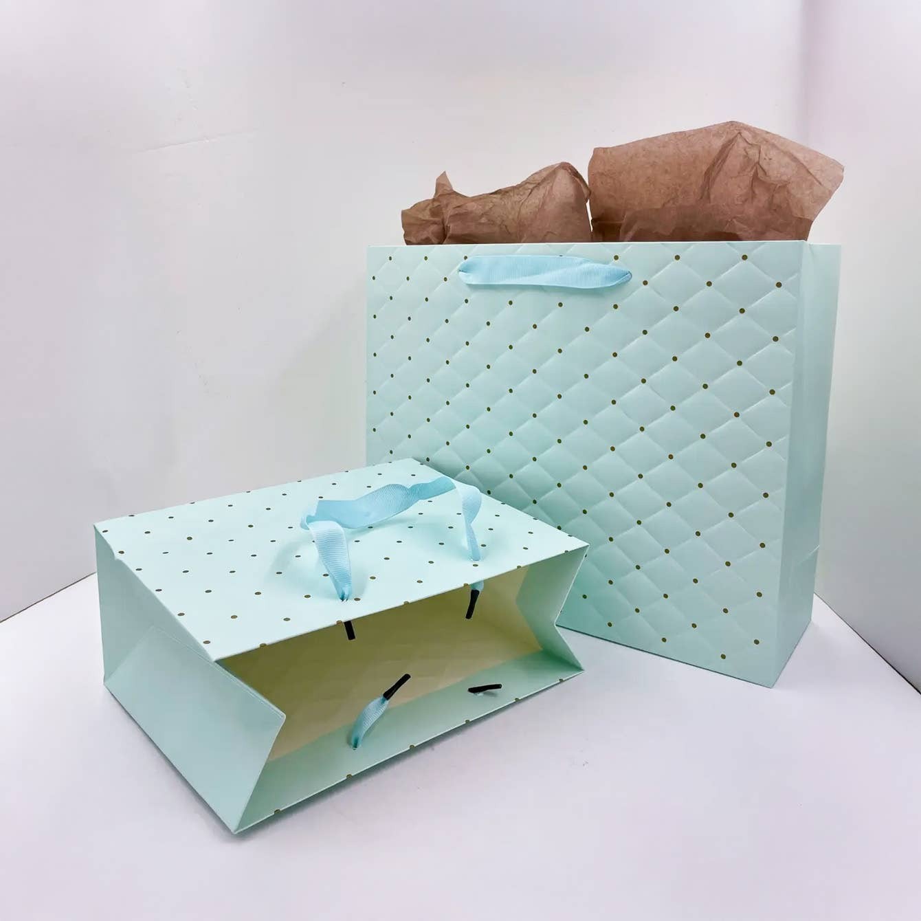 tiffany blue dot wavy surface gift bag w/ tissue: Small