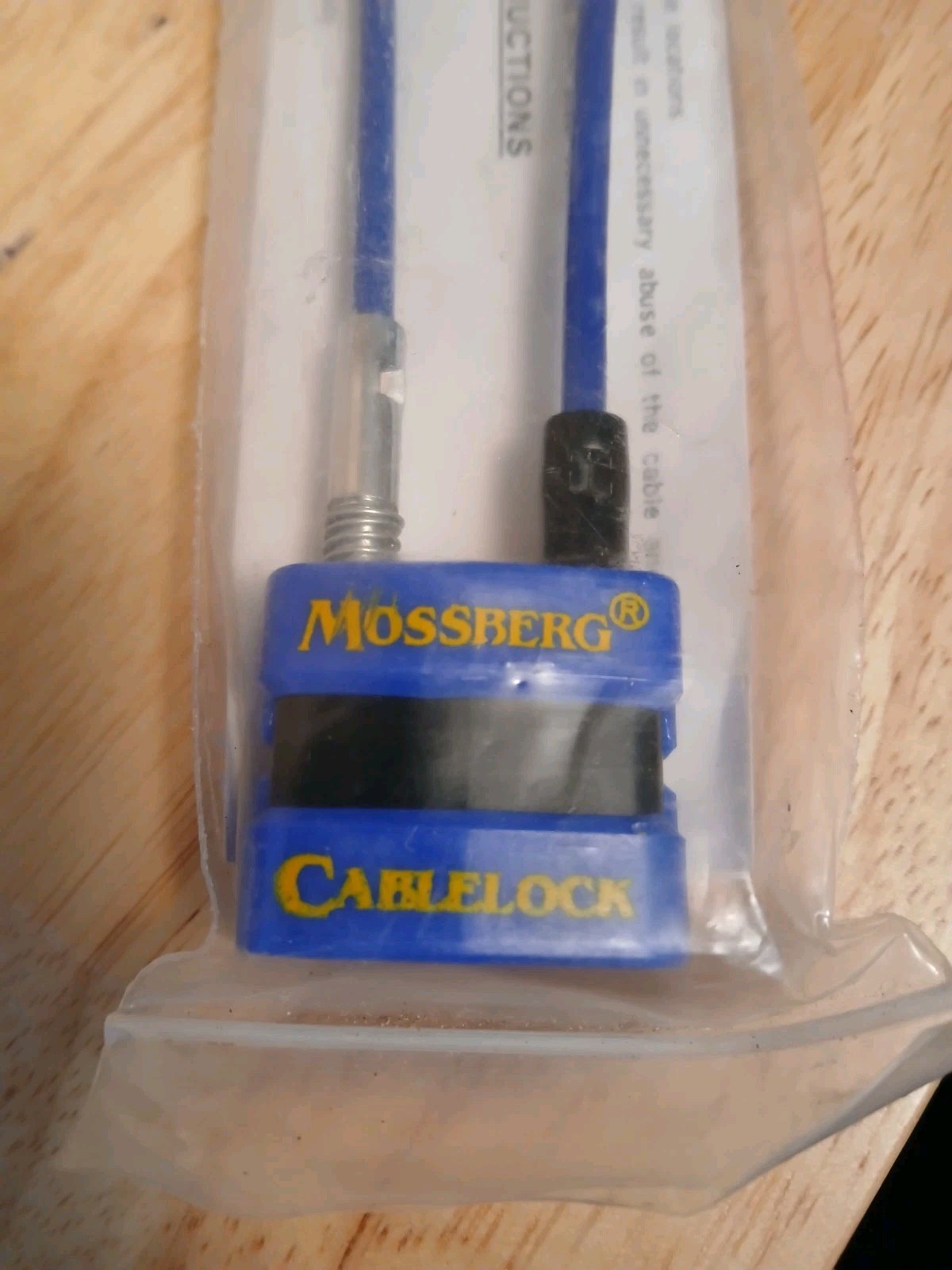 Mossberg Gun Cable Lock w/ Keys New Sealed in pack Firearm Safety Lock