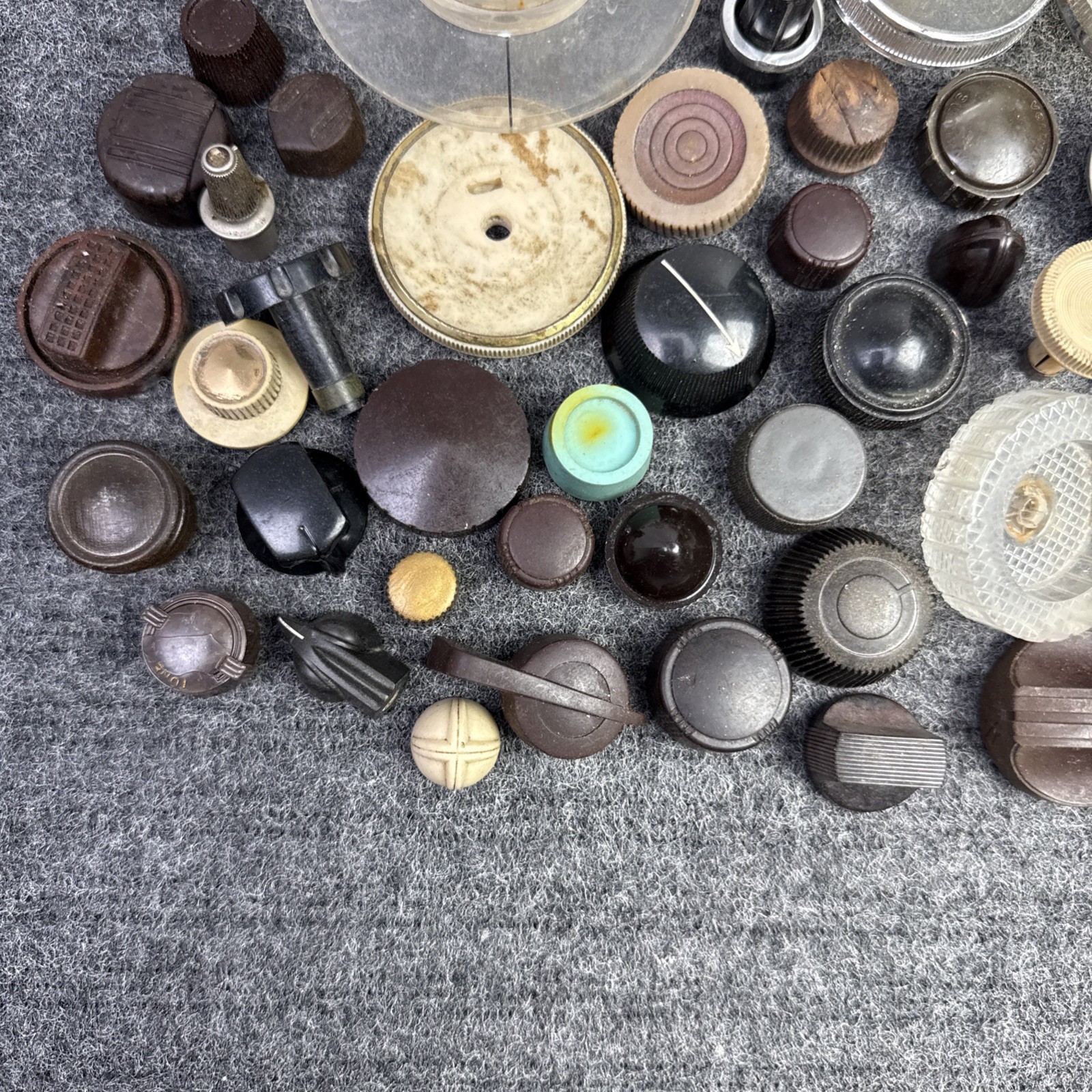50+ Vintage Radio / TV / Equipment Knobs Used Midcentury Plastic Bakelite LOT