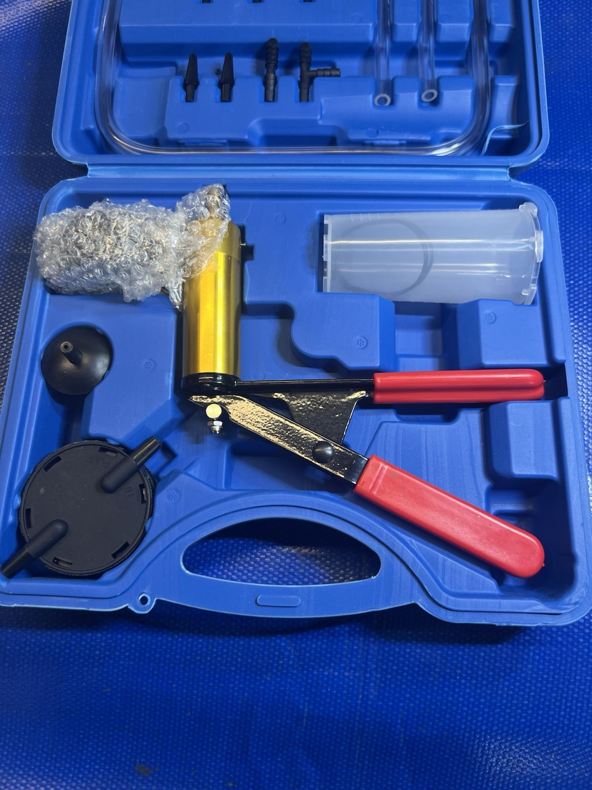 NEW   Vacuum Pressure Pump Tester Set Brake Fluid Bleeder Bleeding Kit + Box