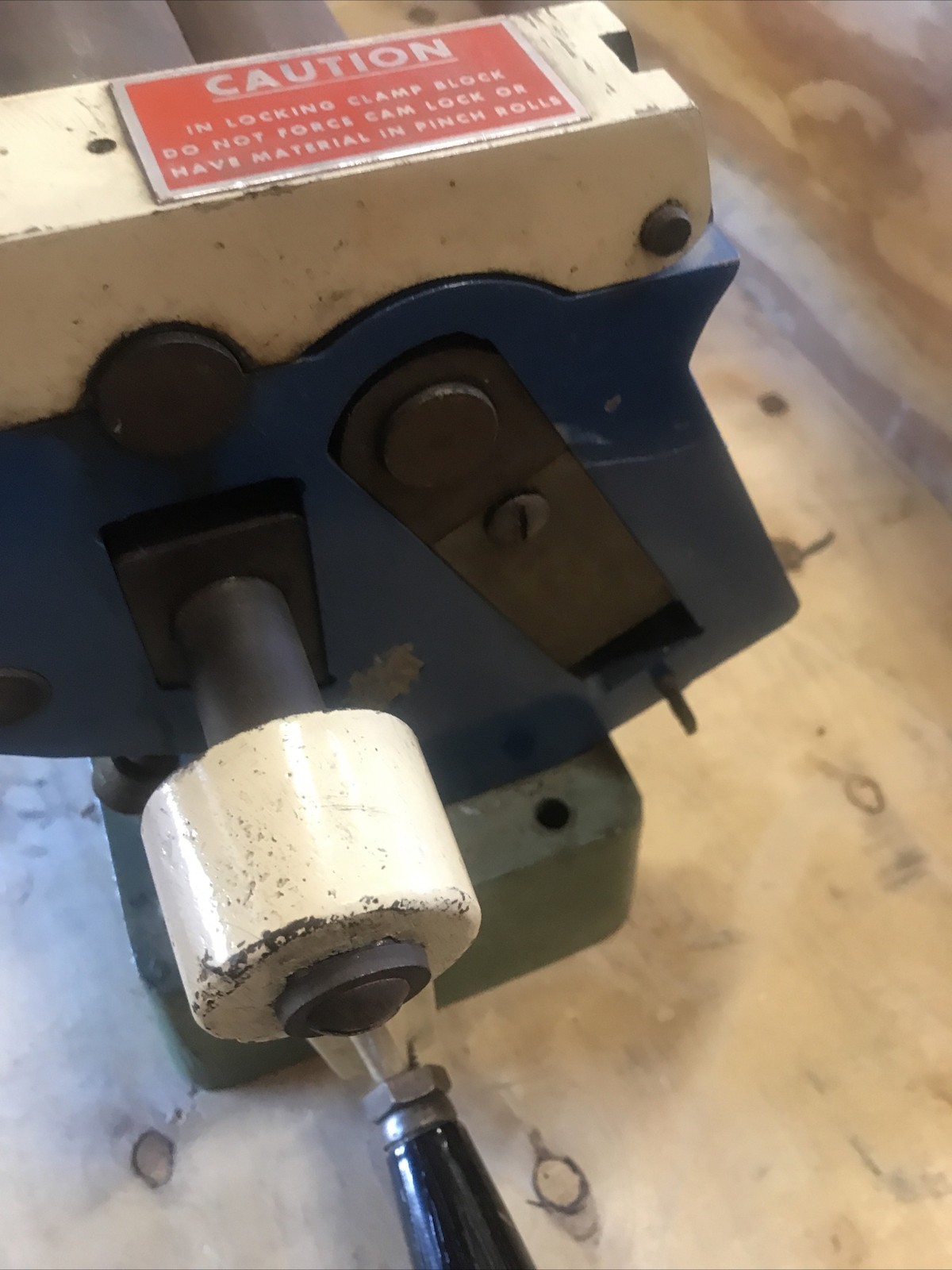 diacro roller number 24 Serial # GH 1886