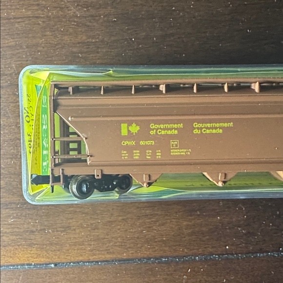 Model Power N Scale Set of 4 Hopper Freight Cars (New)
