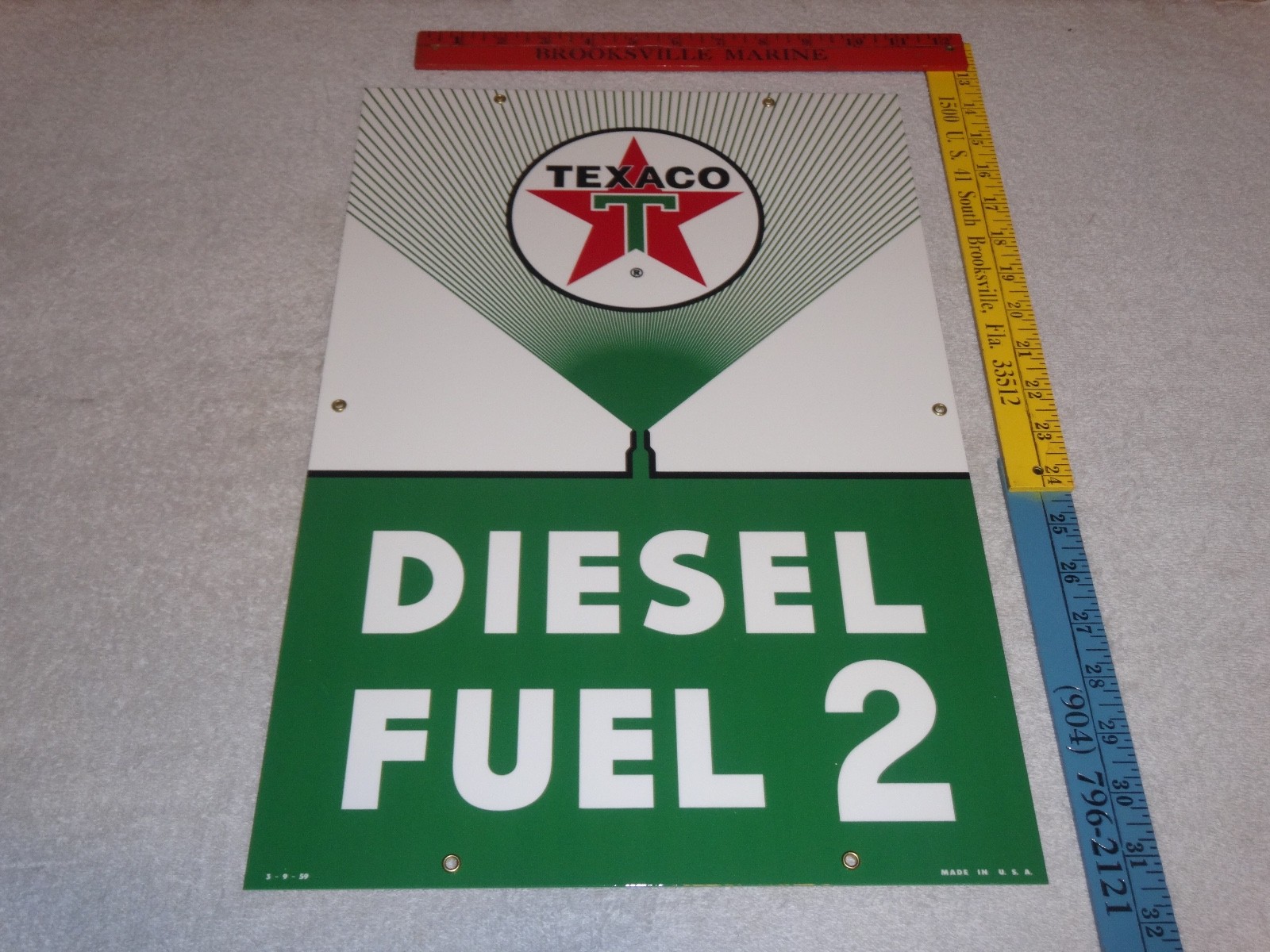 VINTAGE TEXACO DIESEL FUEL 2 GREEN SPRAYER 18" PORCELAIN METAL GASOLINE OIL SIGN