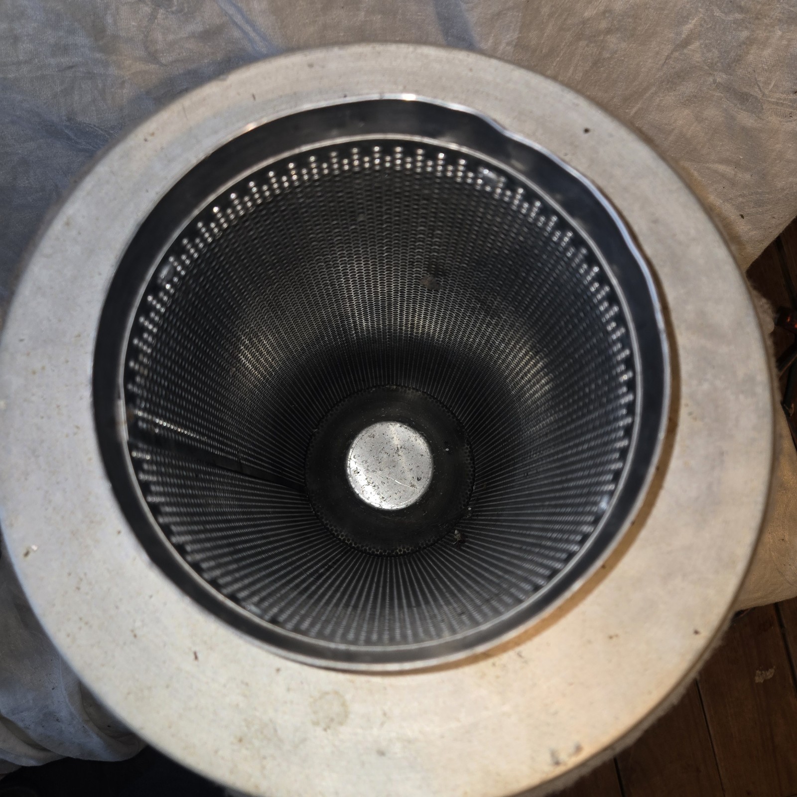 Can-Lite Carbon Filter blower 6 in. Flange 24 in. Tall 600 CFM