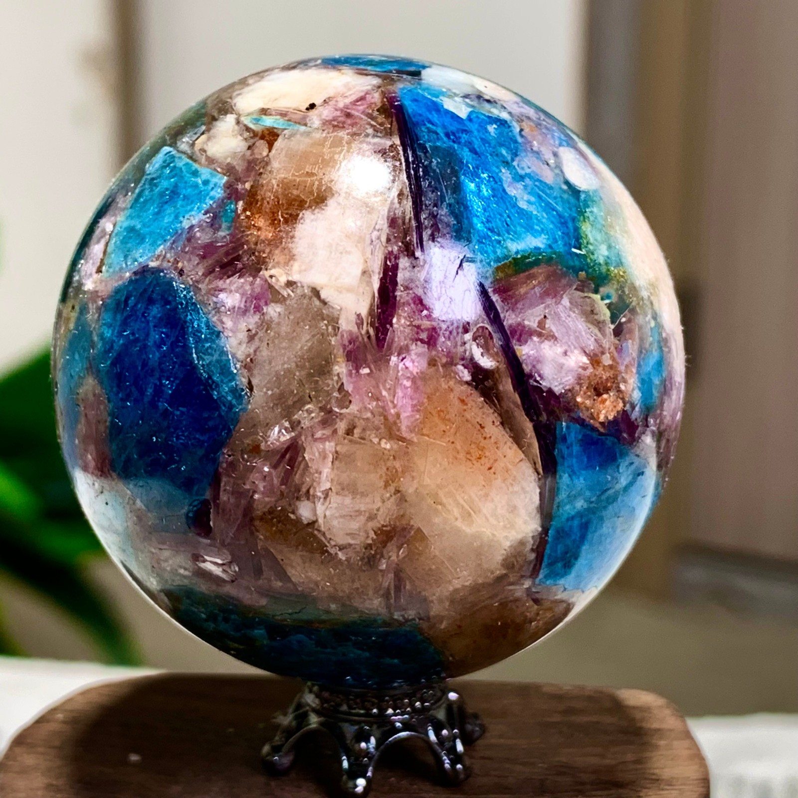 152G Natural Blue Aptite +Sun Stone purple lepidolite Sphere mineral sample