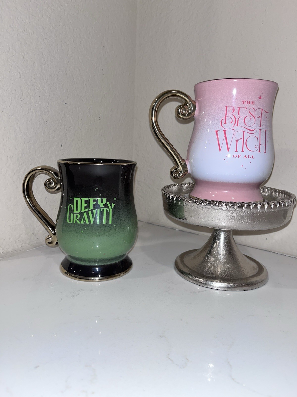 2-NWT Wicked Coffee/tea Green, Pink With Gold Handle Mug Set