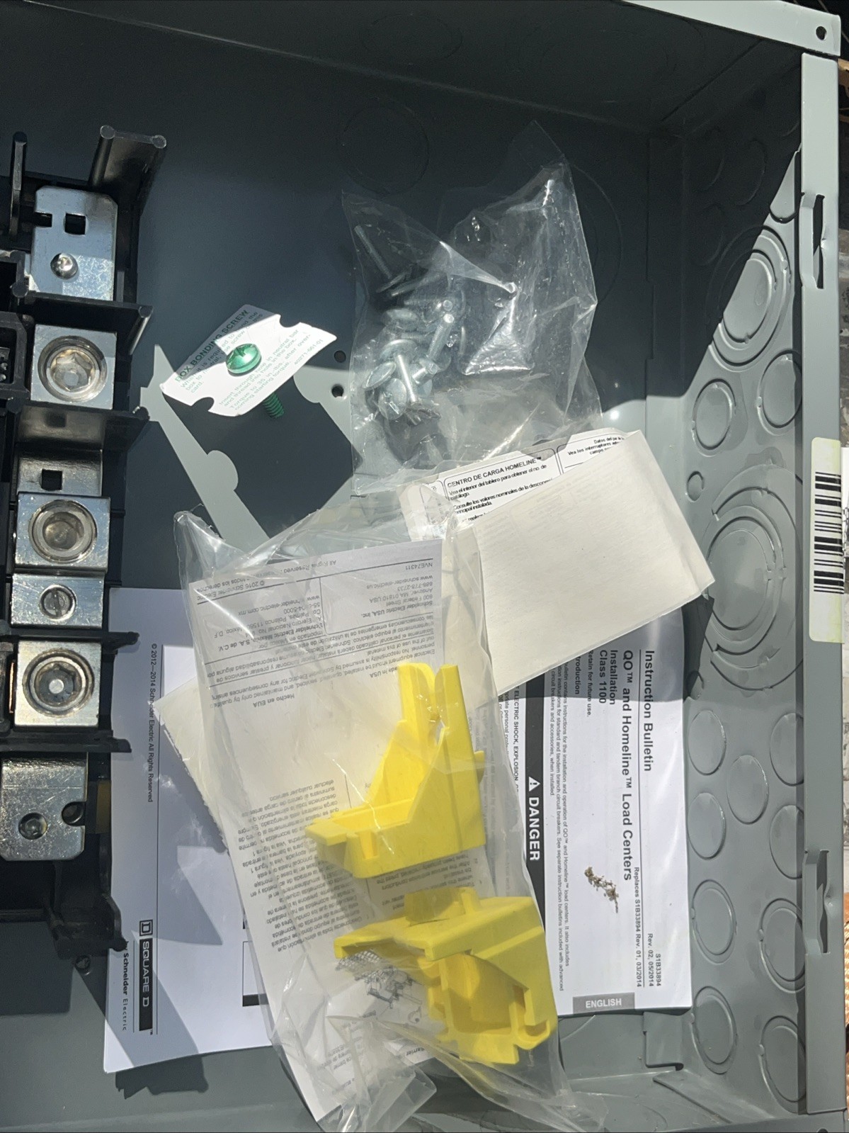 Square D HOM4080M200PC Load Center 200A 120/240V 40-Space (A)