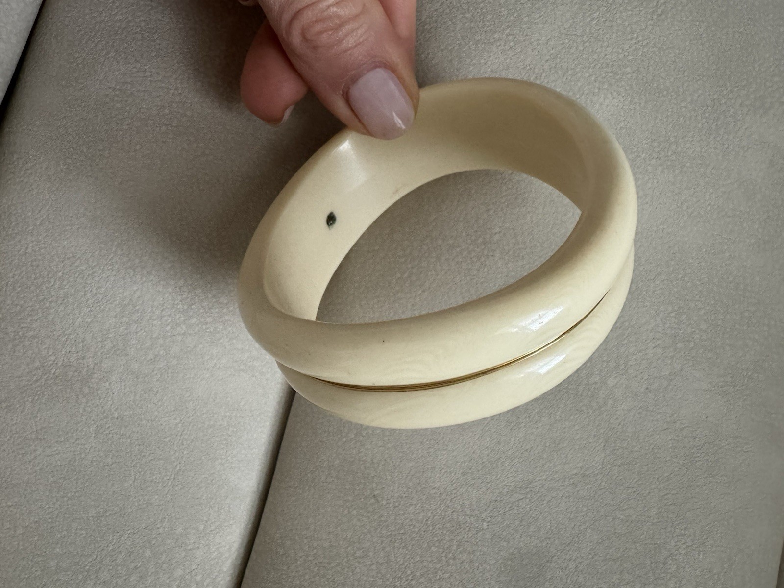 Vintage Cream Gold Resin Bracelet