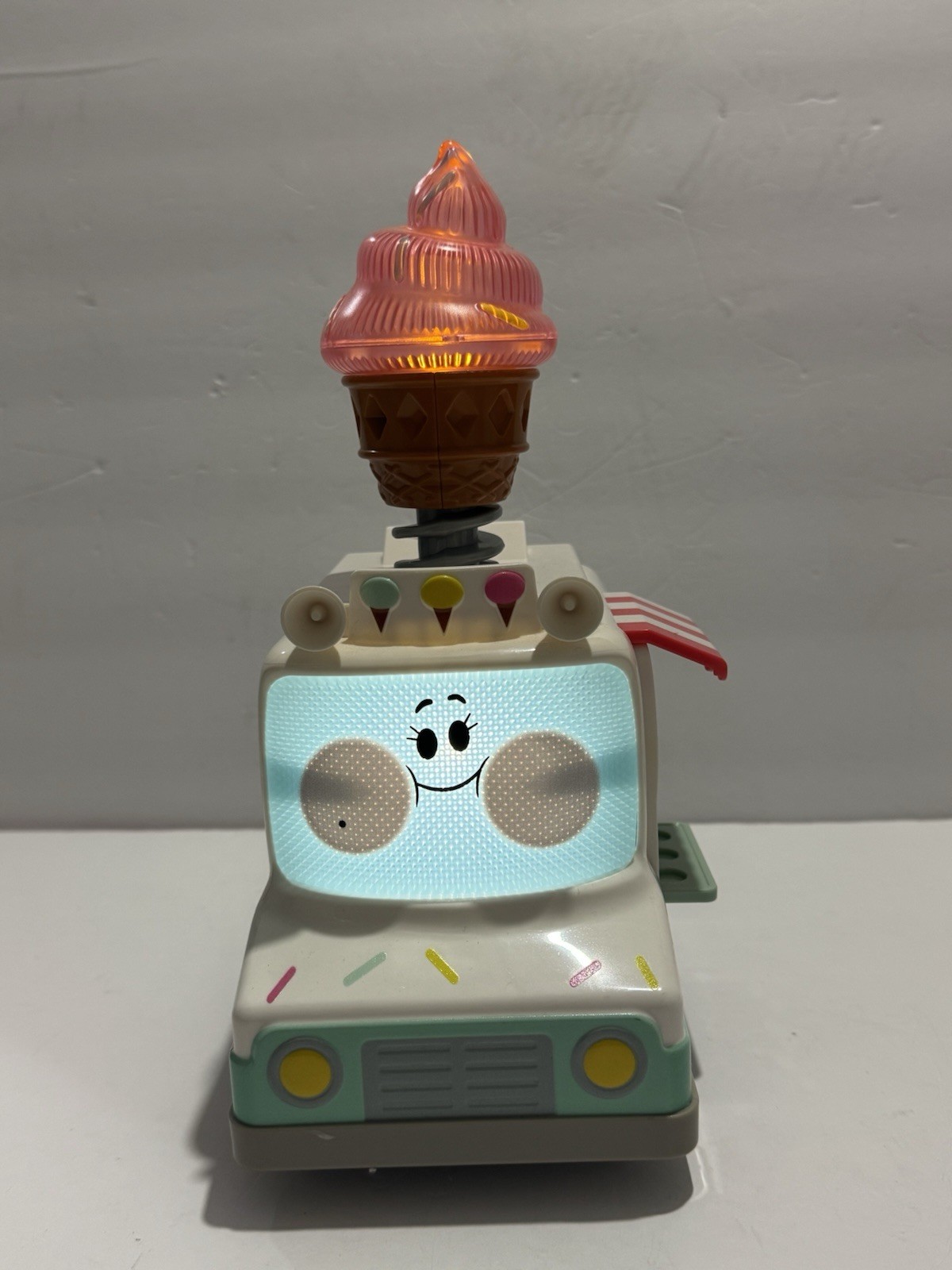 Go! Go! Cory Carson Two Scoops Eileen Ice Cream Truck Netflix - WORKS