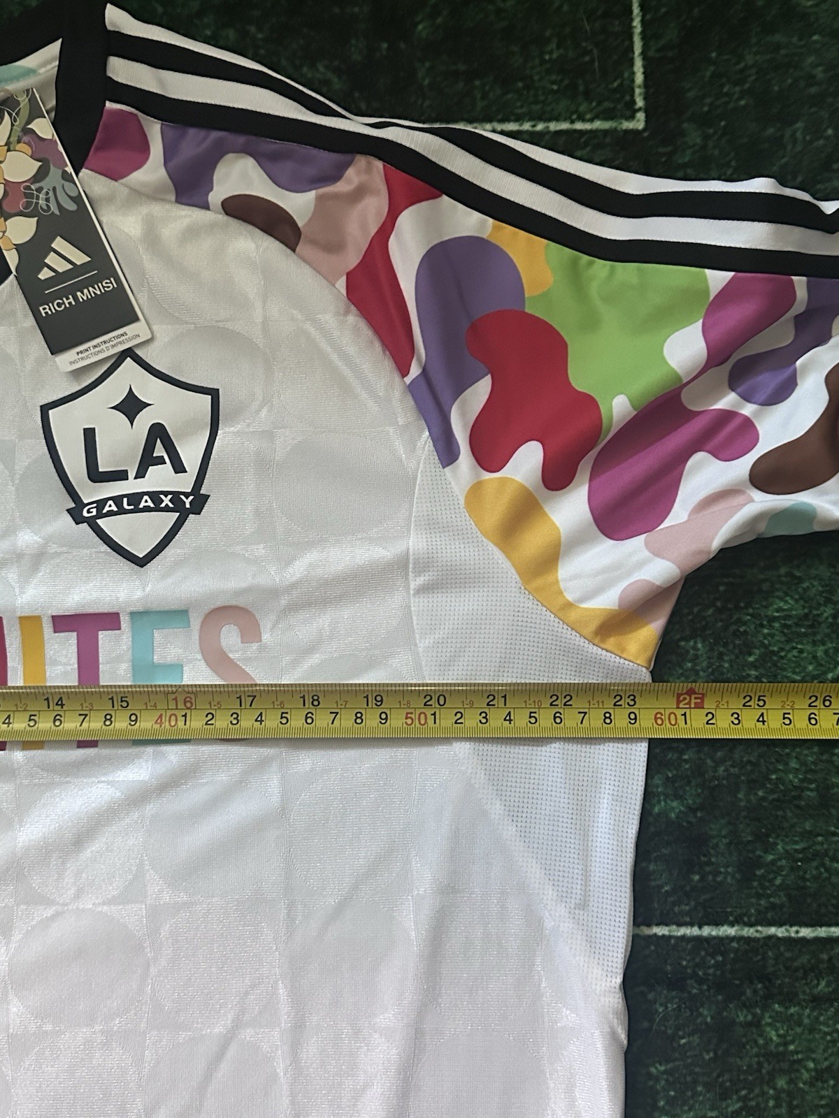 Los Angeles Galaxy Special Edition Love Unites Soccer Jersey Size XL