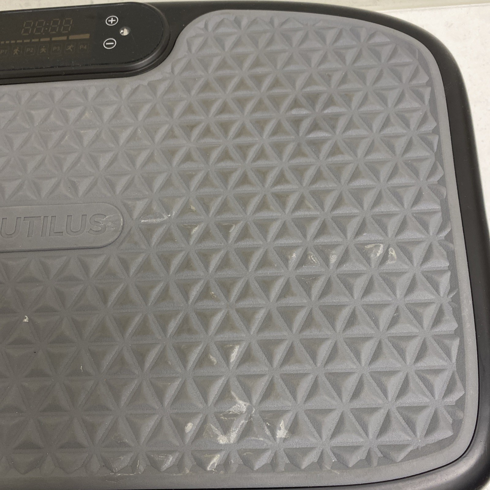 Nautilus Vibratone Pro Vibration Plate Full Body Fitness & Exercise Platform