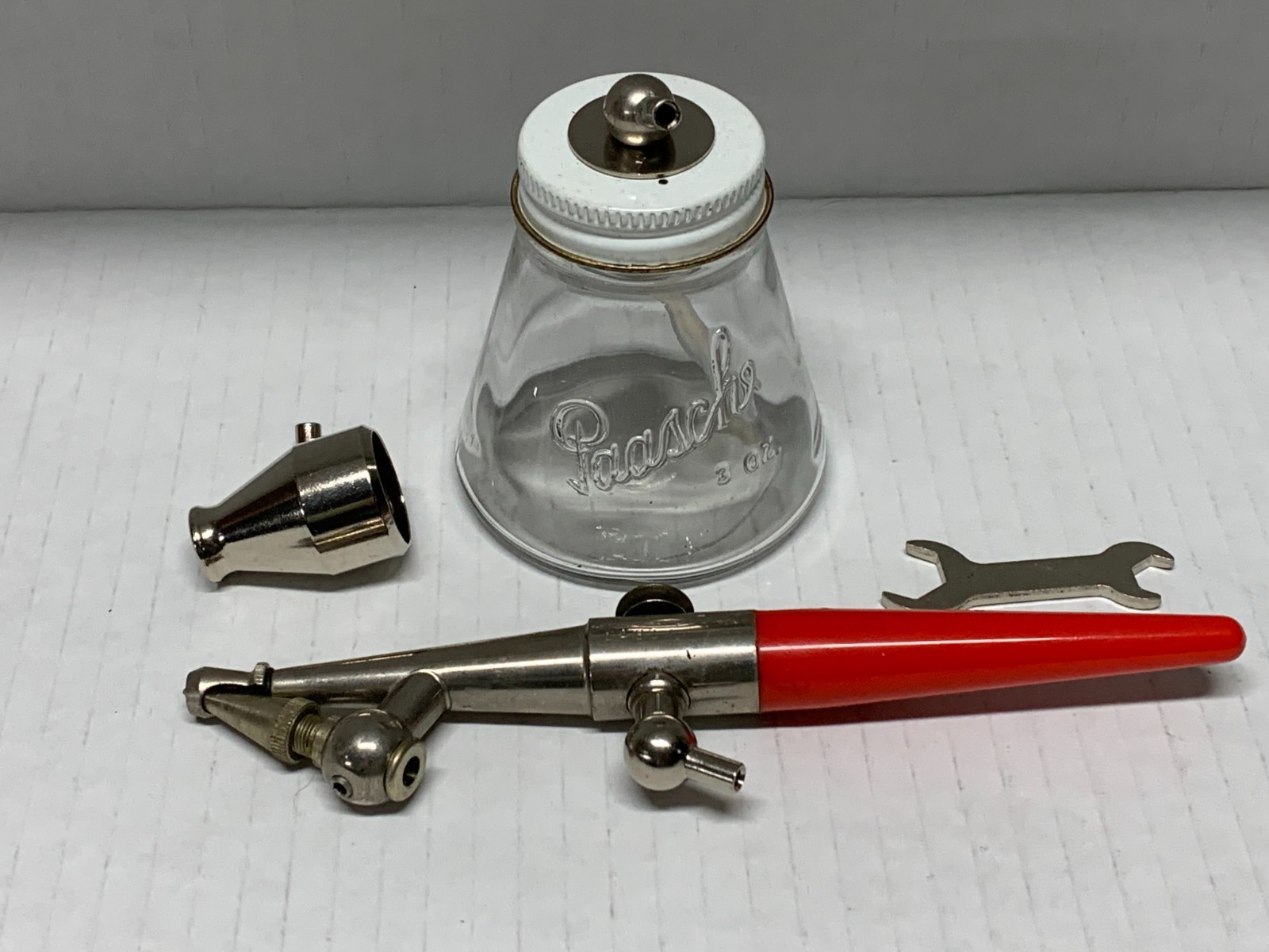 VINTAGE PAASCHE TYPE H SINGLE ACTION AIR BRUSH W/3oz GLASSS BOOTLE,CUP &WRENCH