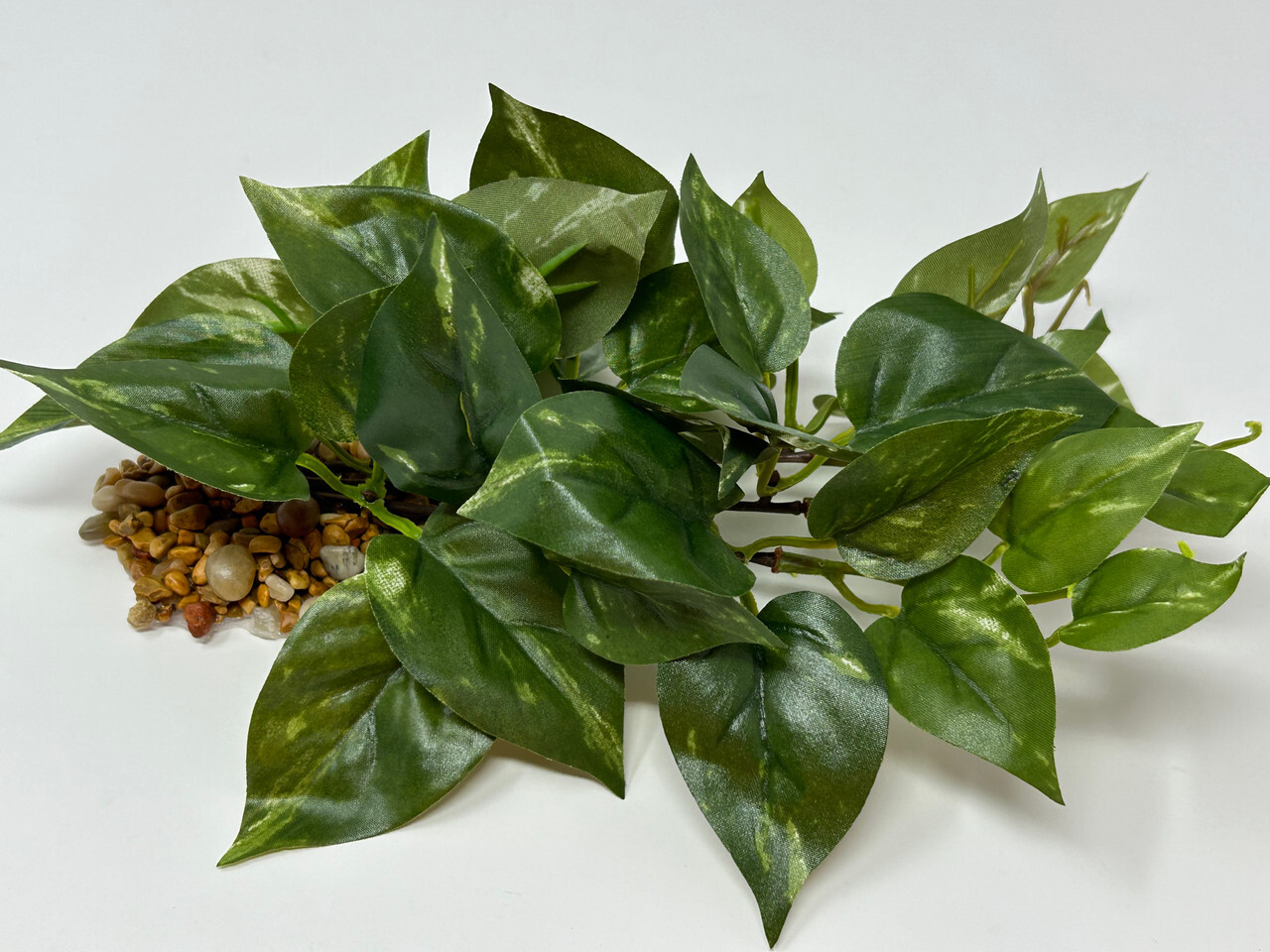 9" LONG, LOW Green/White POTHOS Bush, soft silk aquarium plant, stone base