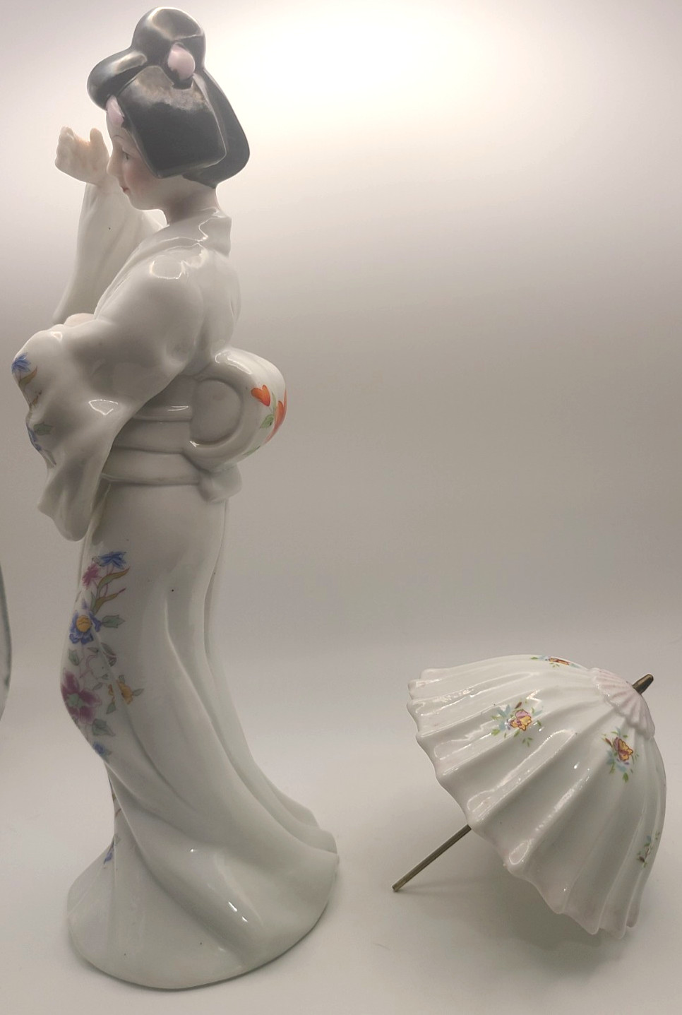 Vintage Japanese Geisha with Umbrella Floral Porcelain Statue 13" Unique