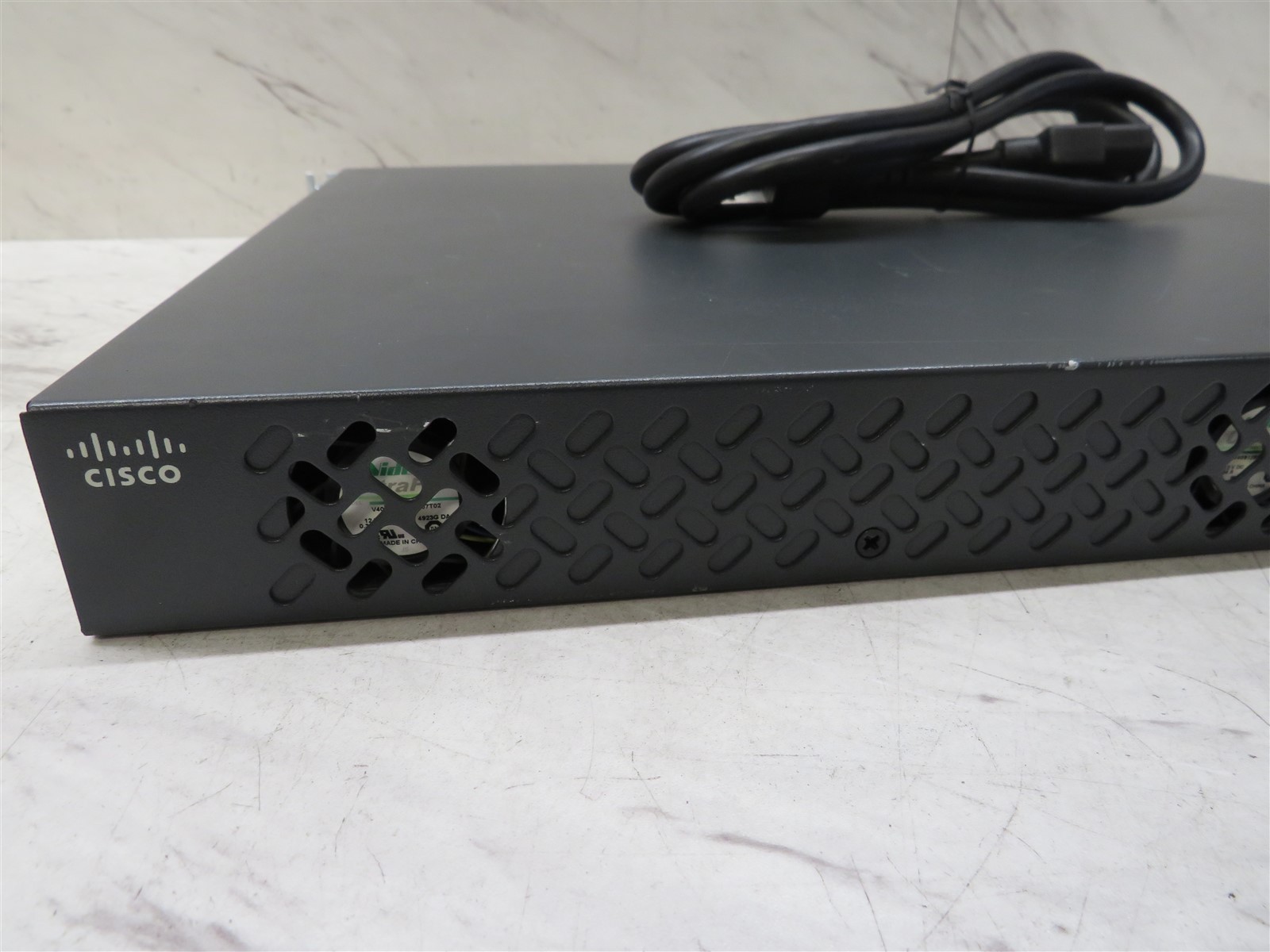 Cisco VG310 24-Port FXS Analog Voice Over IP Gateway w/ Power Cord