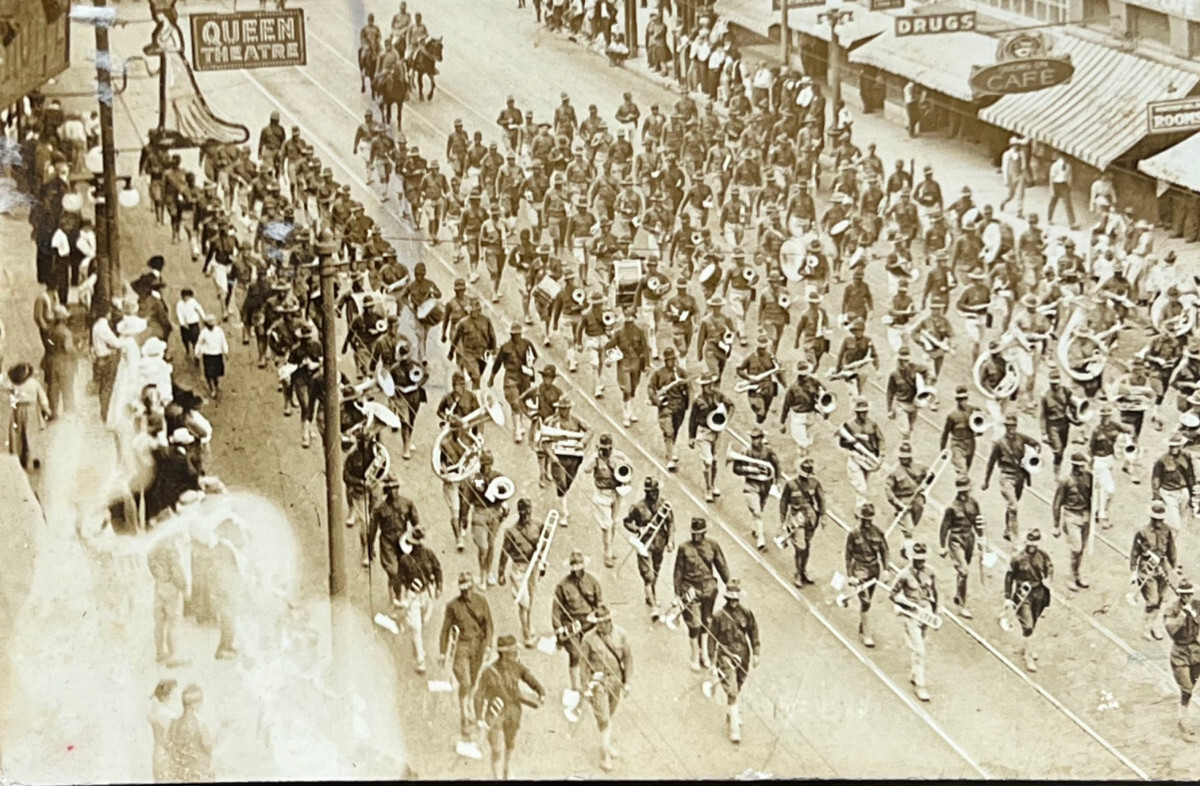 Antique Harlem Hellfighter Photo WWI Victory Parade 369 Infantry Black Americana