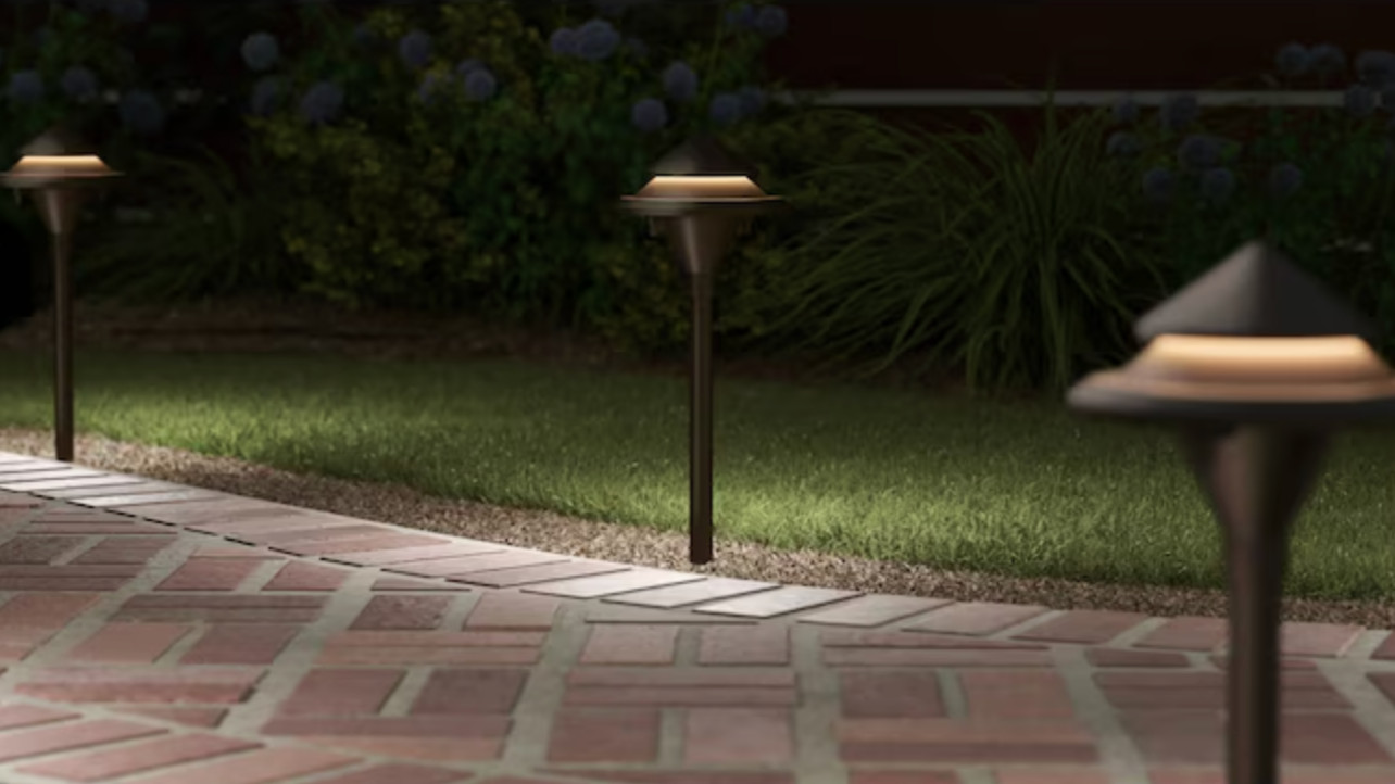 Kichler 3-Watt Low Voltage Hardwired LED Landscape Path Light Olde Bronze 3000K