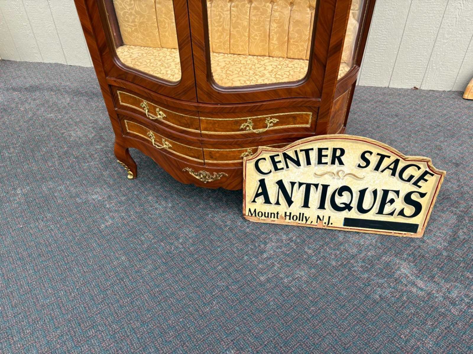 67357 Exquisite Louis XV Style Curio Cabinet with Glass Shelves