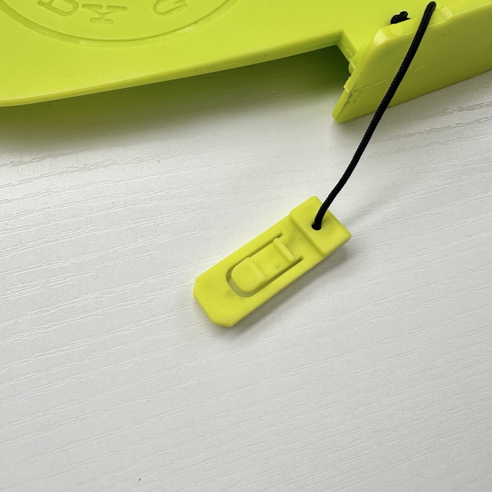 Body Glove Neon Yellow-Green Removable Center Fin for Inflatable SUP Paddleboard