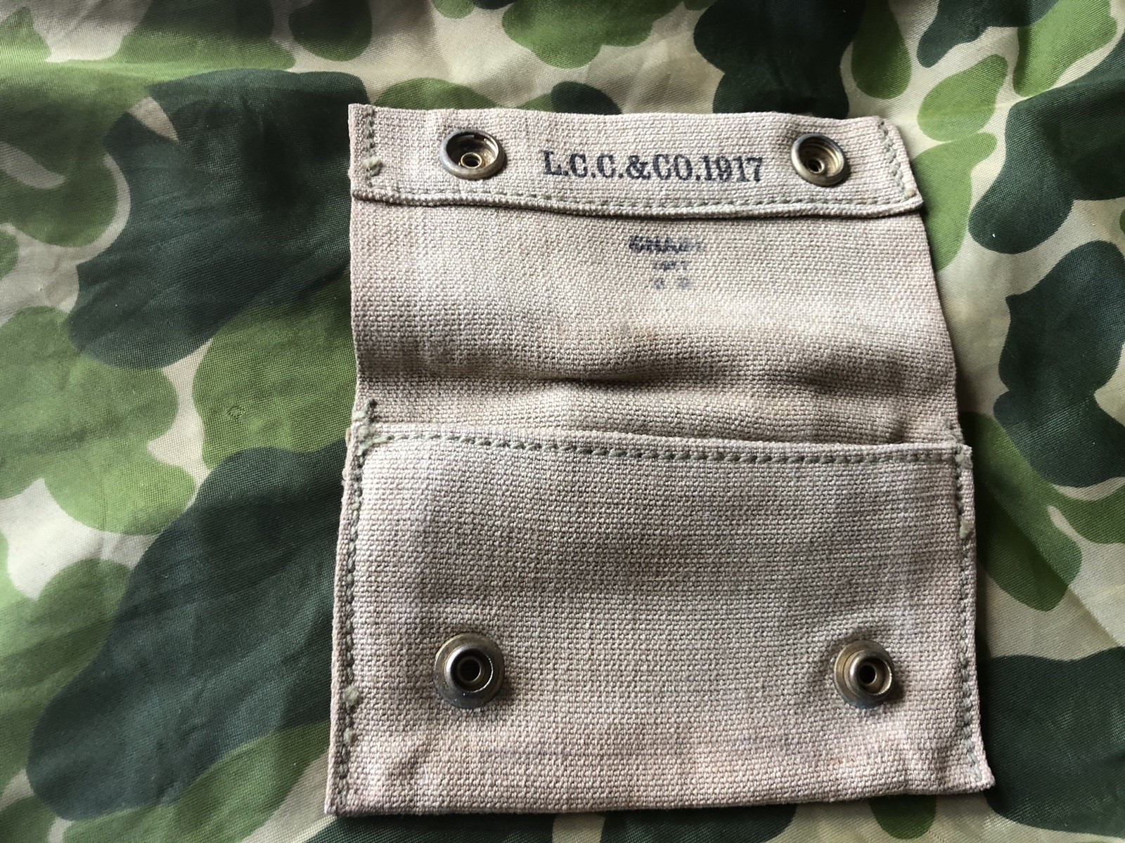 ORIGINAL U.S WWI KHAKI First Aid Pouch by L.C.C. Company Pouch 1917 Date MINT!