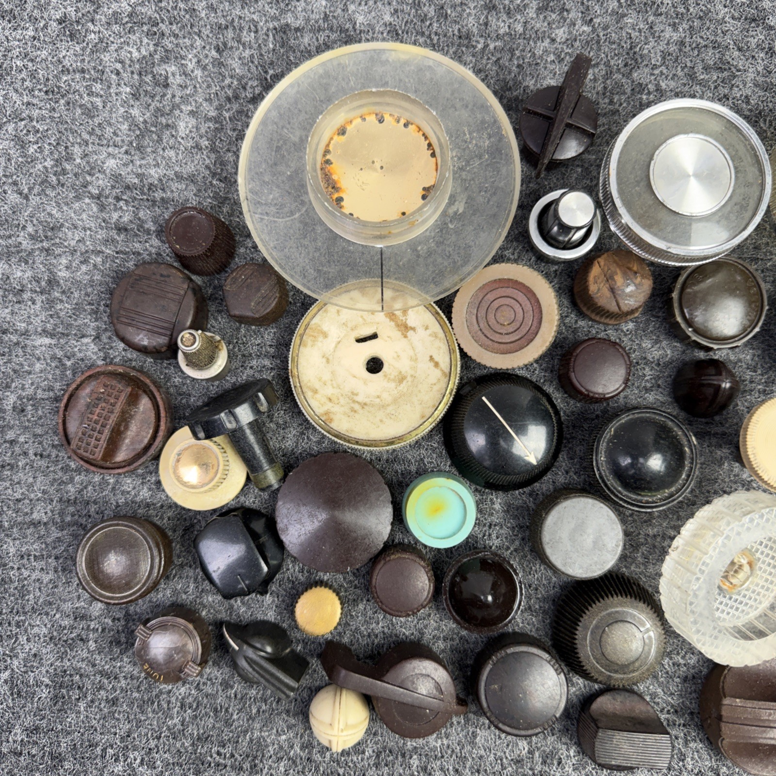 50+ Vintage Radio / TV / Equipment Knobs Used Midcentury Plastic Bakelite LOT
