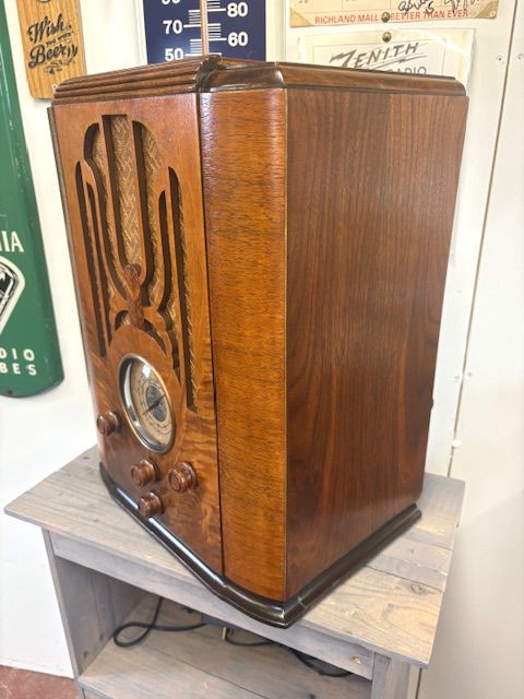 Grunow 670 Tombstone Radio