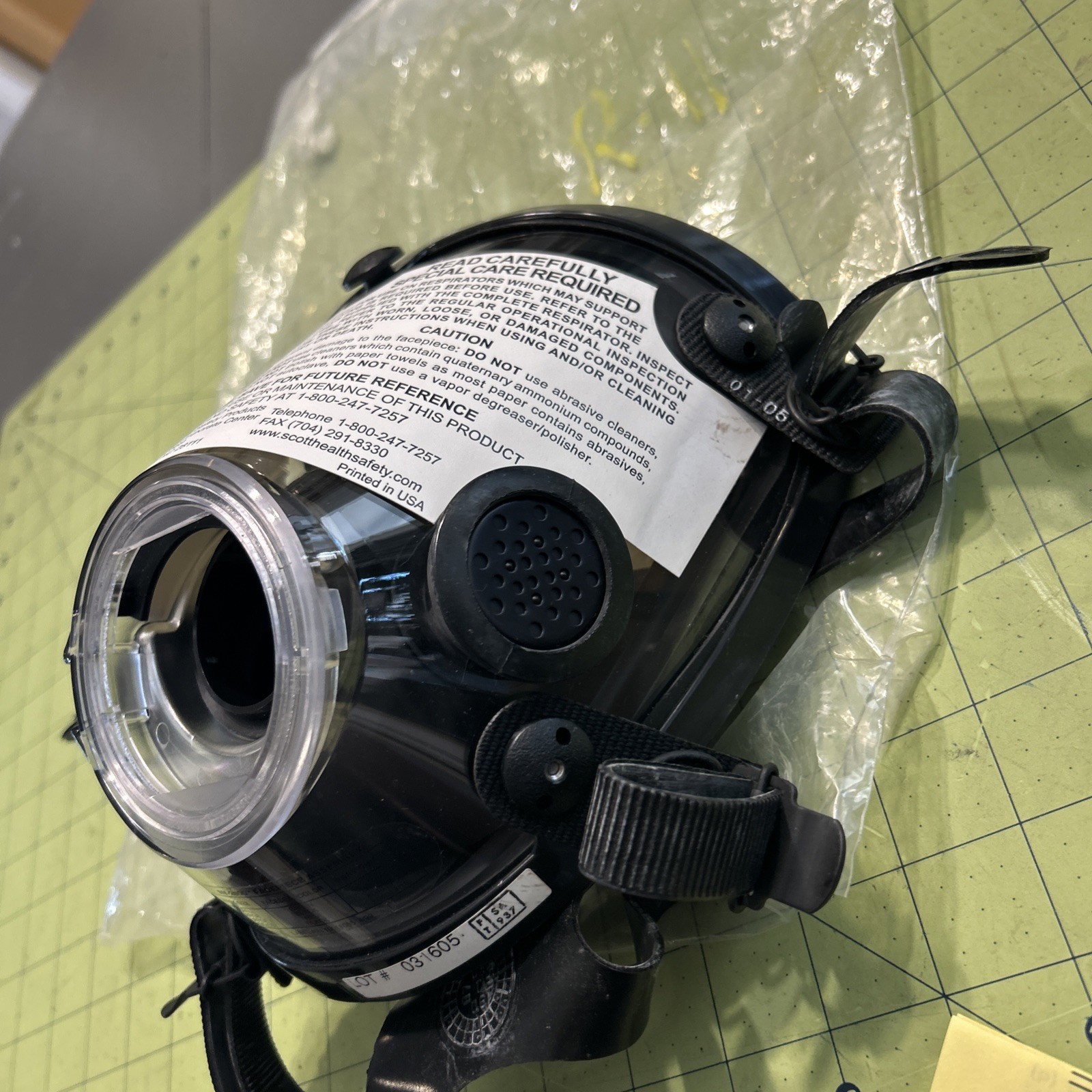 SCOTT PART 10008405 RESPIRATOR FACEPIECE ASSEMBLY LARGE AV-2000