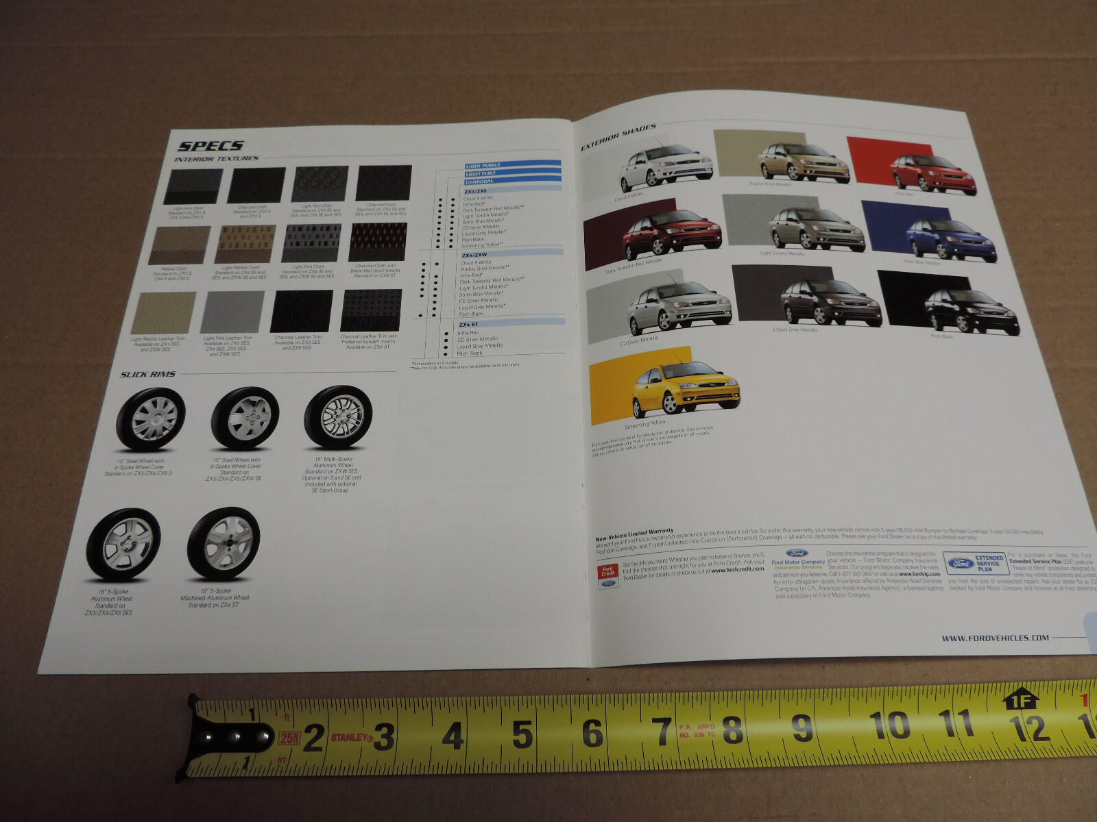 2006 Ford Focus sales brochure 24 pg ORIGINAL literature specs colors