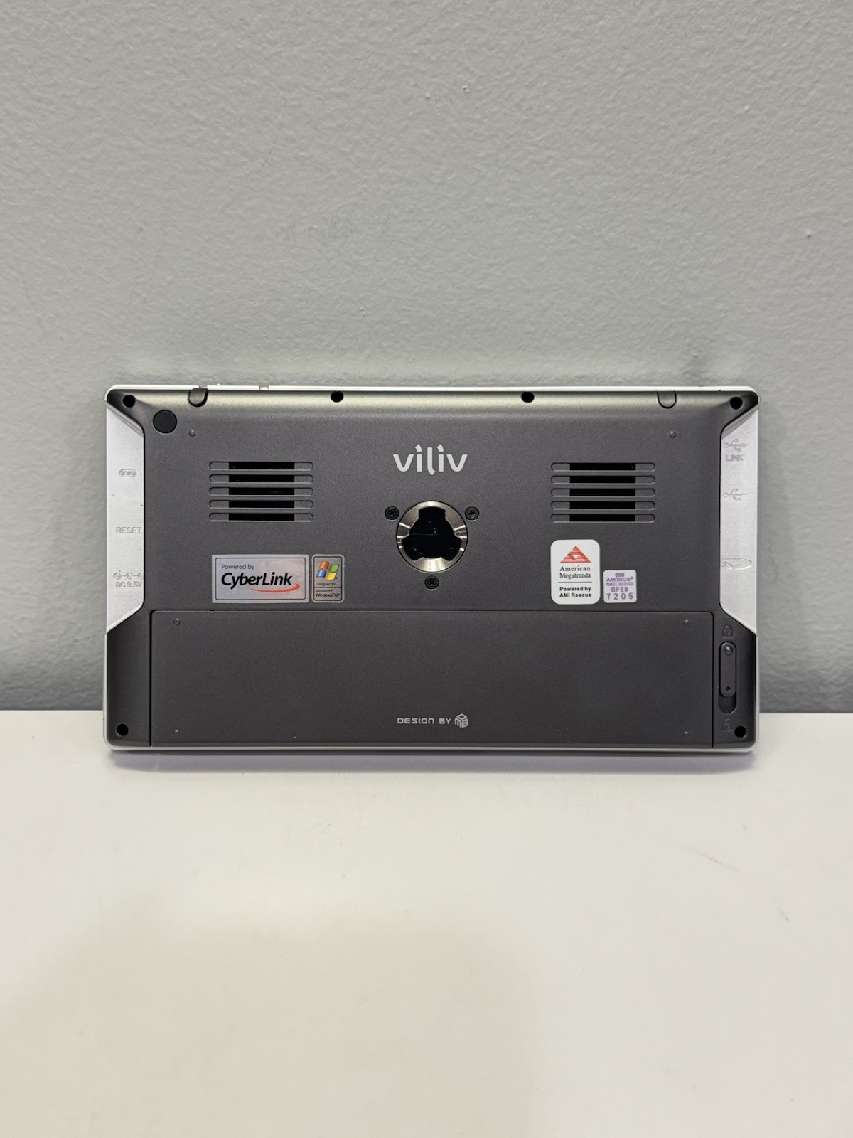 Viliv X70 7 inch Portable Computer Touch Screen Tablet Windows XP & Cover *READ*