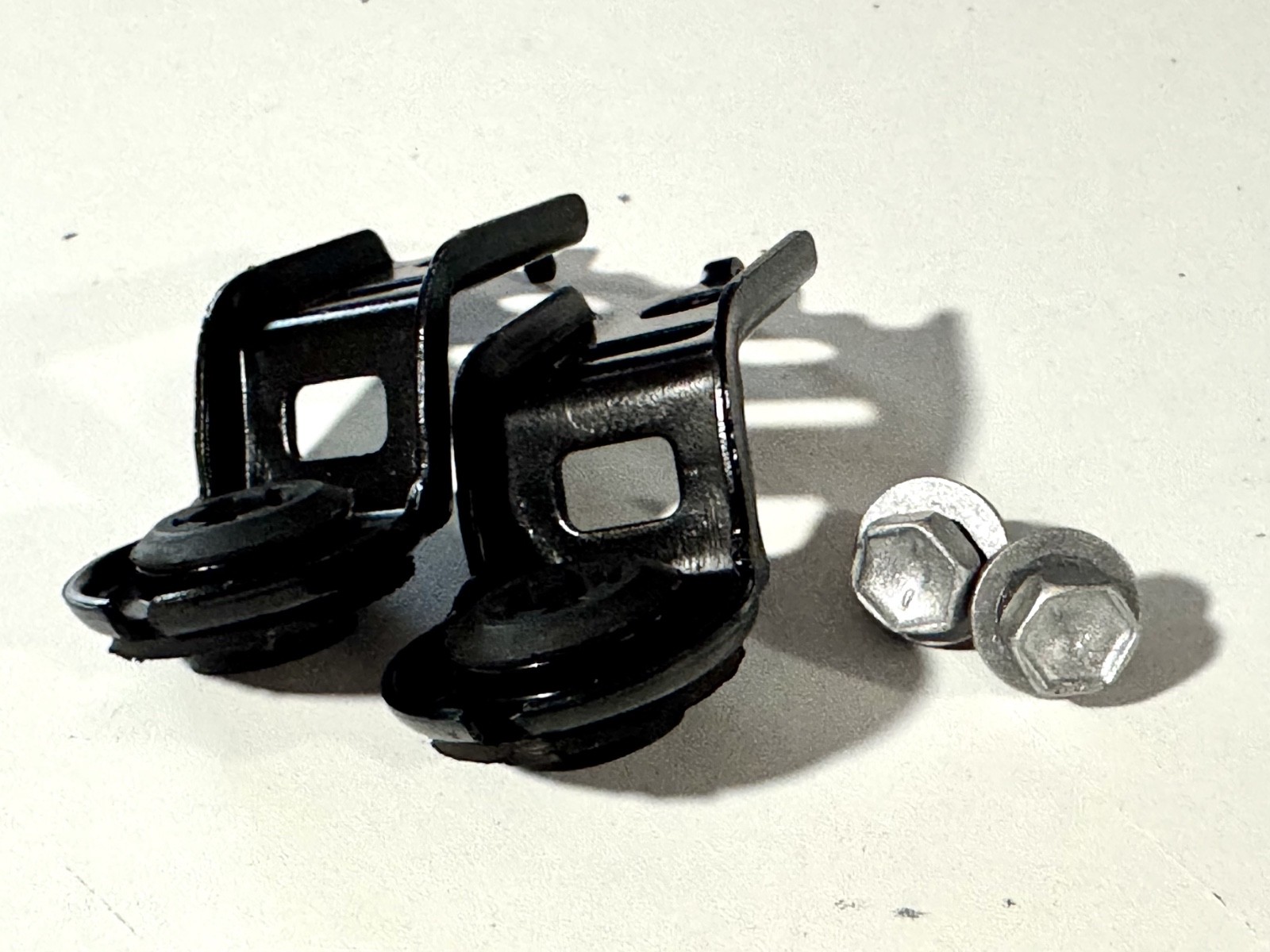 03-08 Toyota Corolla Radiator Top Mount Bracket Set Pair Black Brackets OEM