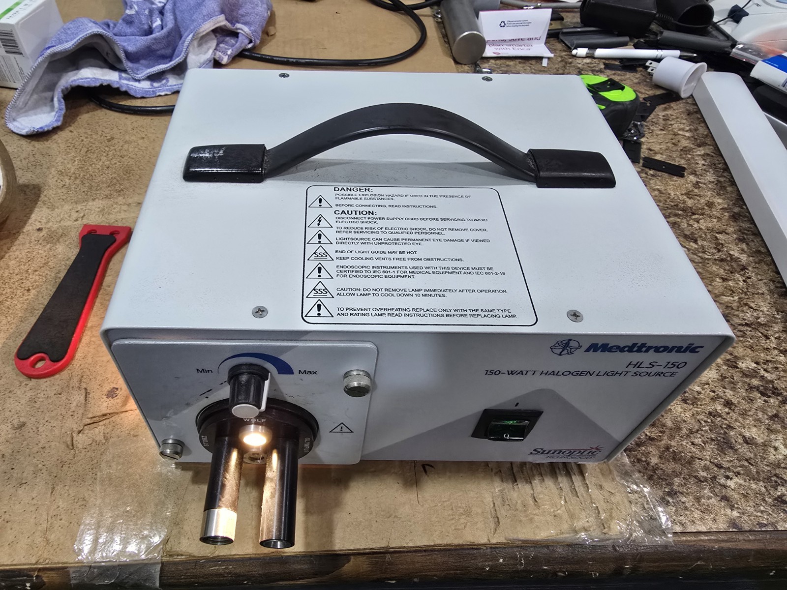 Medtronic Sunoptic HLS-150 Halogen Light Source as pictured working