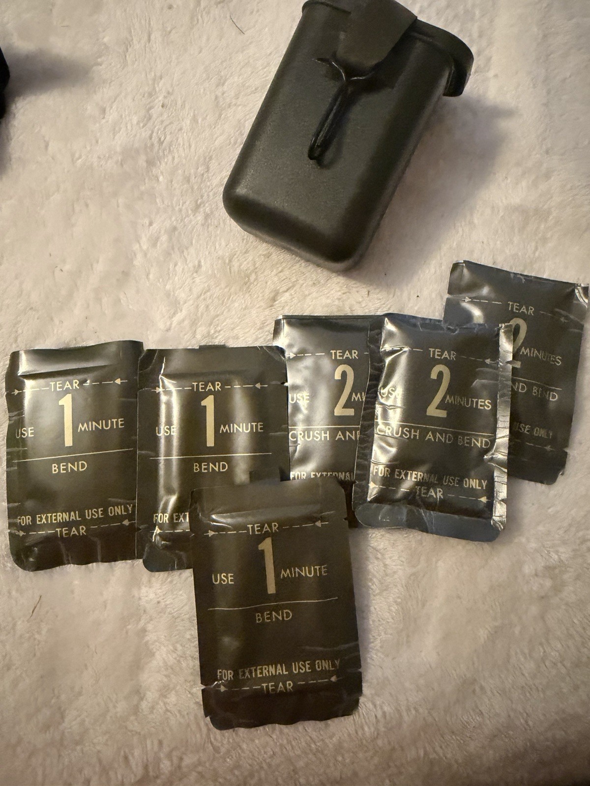 US GI Military Decon. Kit 1983 M258A1 Includes 6 Packaged Wipes