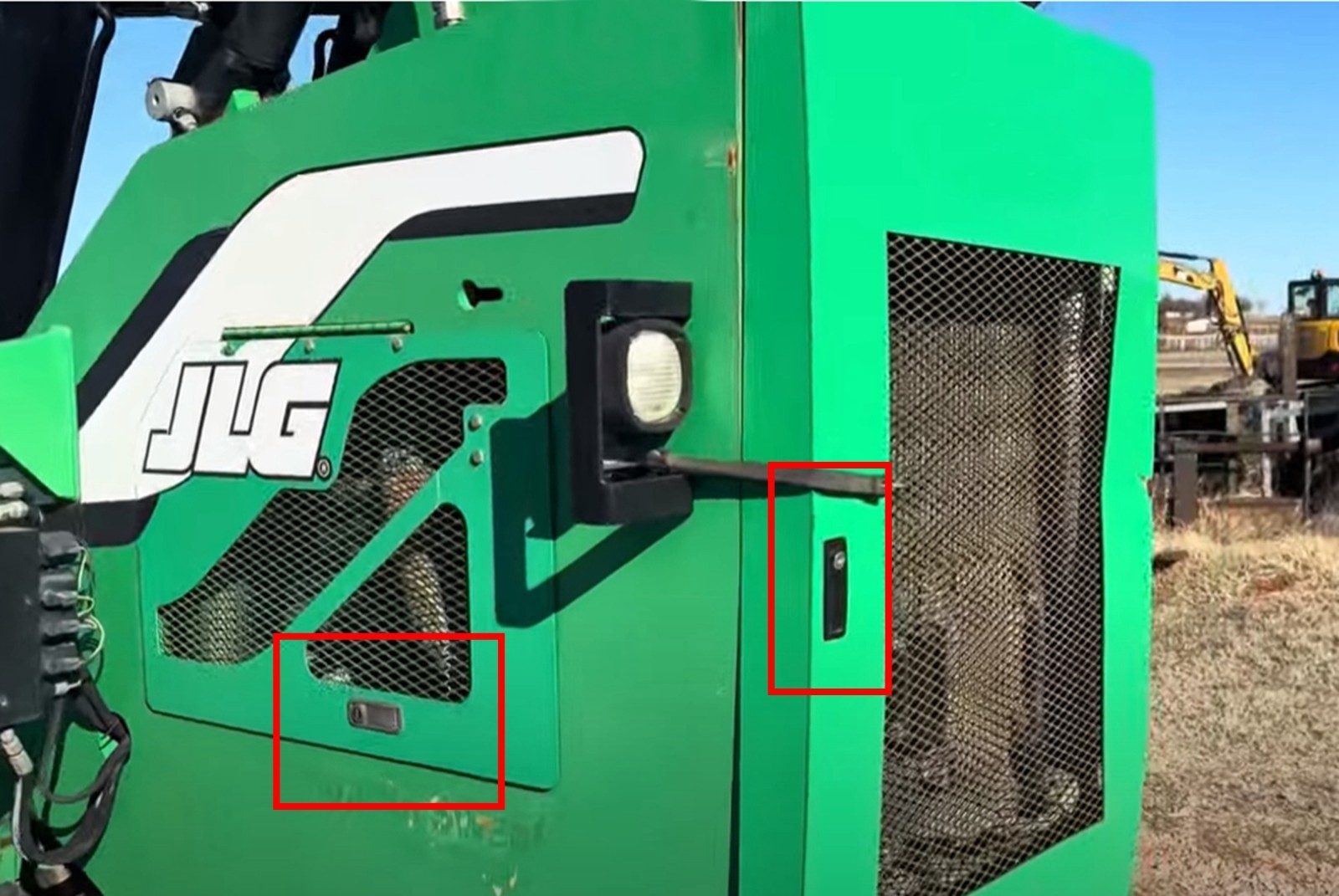 JLG Skytrak Rear Door Latch Compression Raised trigger 8342416, 1001132458