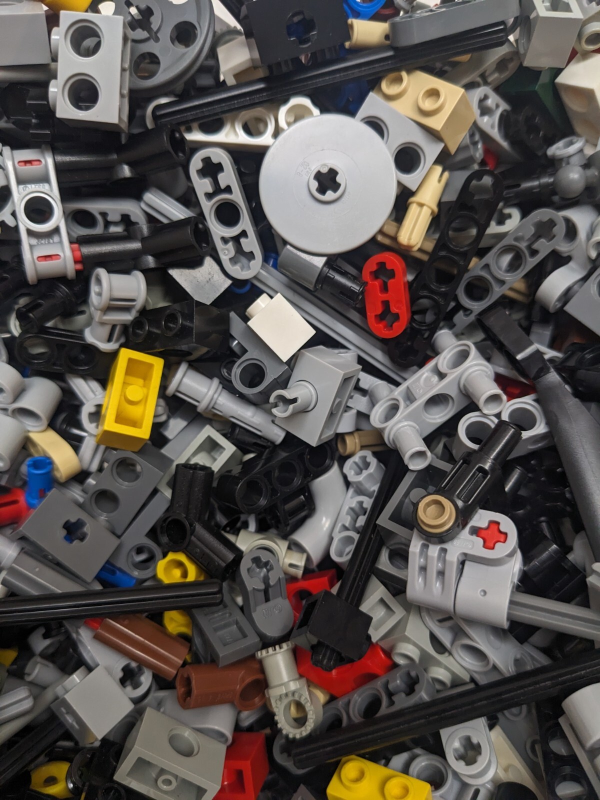 300-Piece LEGO Technic Mix – Pins, Axles, Connectors, Gears for Building & GBC