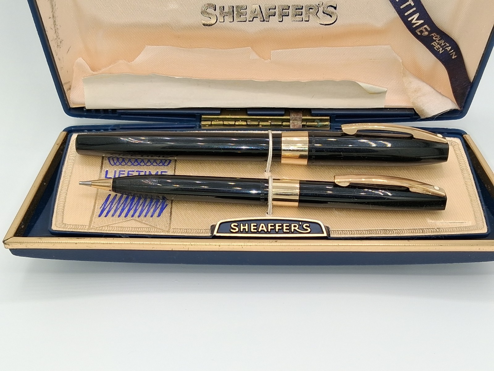 Vintage Sheaffer's Silver & Black Fountain Pen/Pencil Set w Original Case