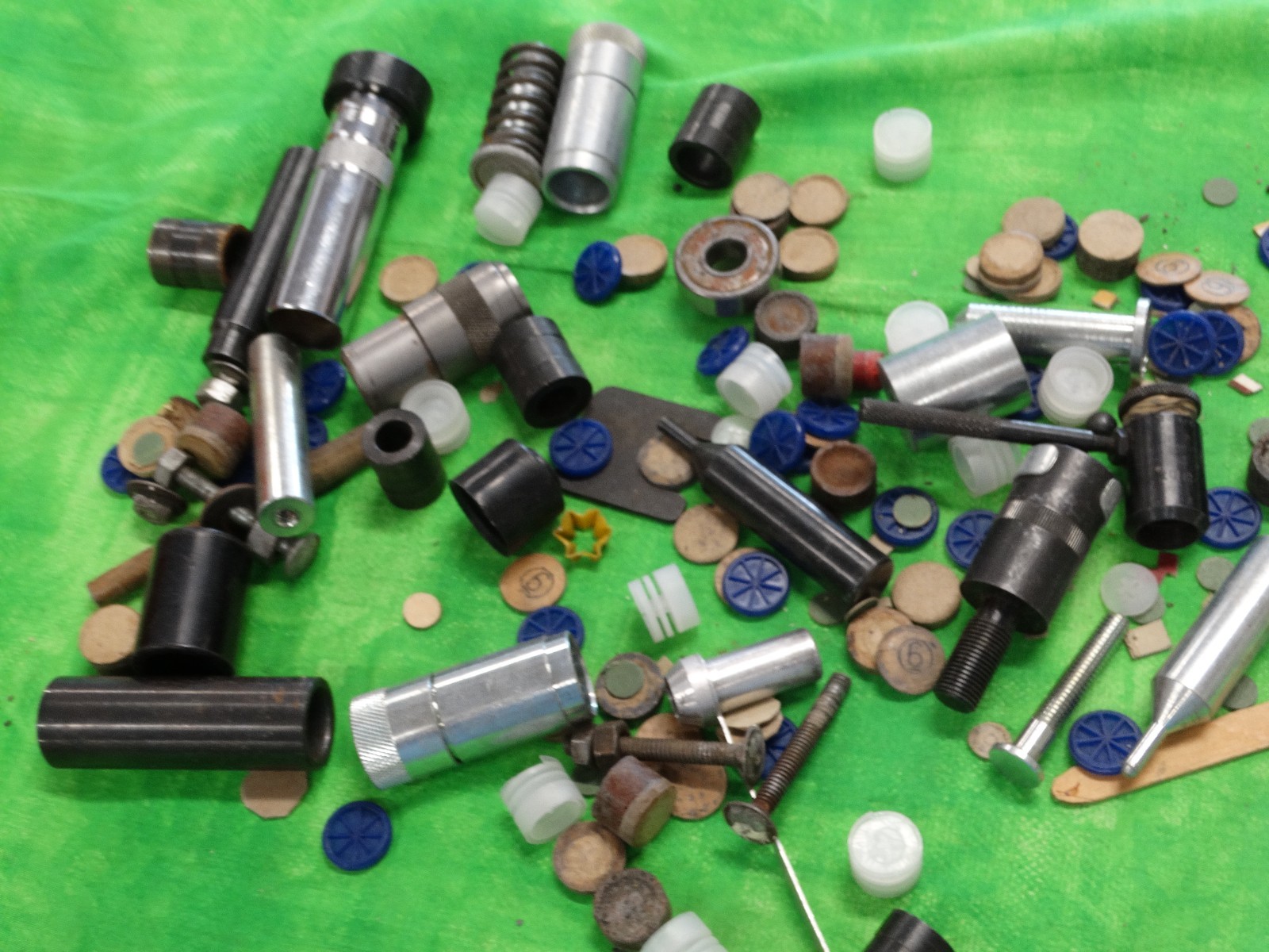 Lot Vintage Shotshell Reloading Misc Tool Parts Pieces AS-IS 40+ Items Package