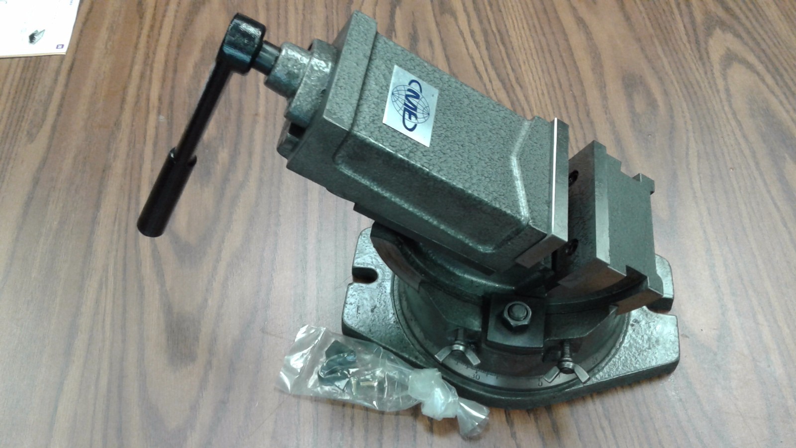 4" Tilt & Swivel machine vise, 2-way compound vise, #850-TLT-04--NEW