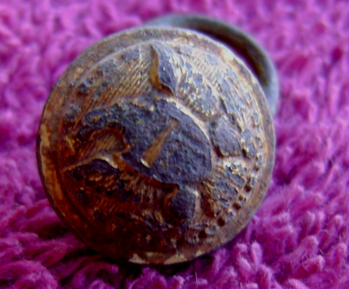 DUG CIVIL WAR UNION STAFF OFFICER CUFF BUTTON GILTED (SHILOH)
