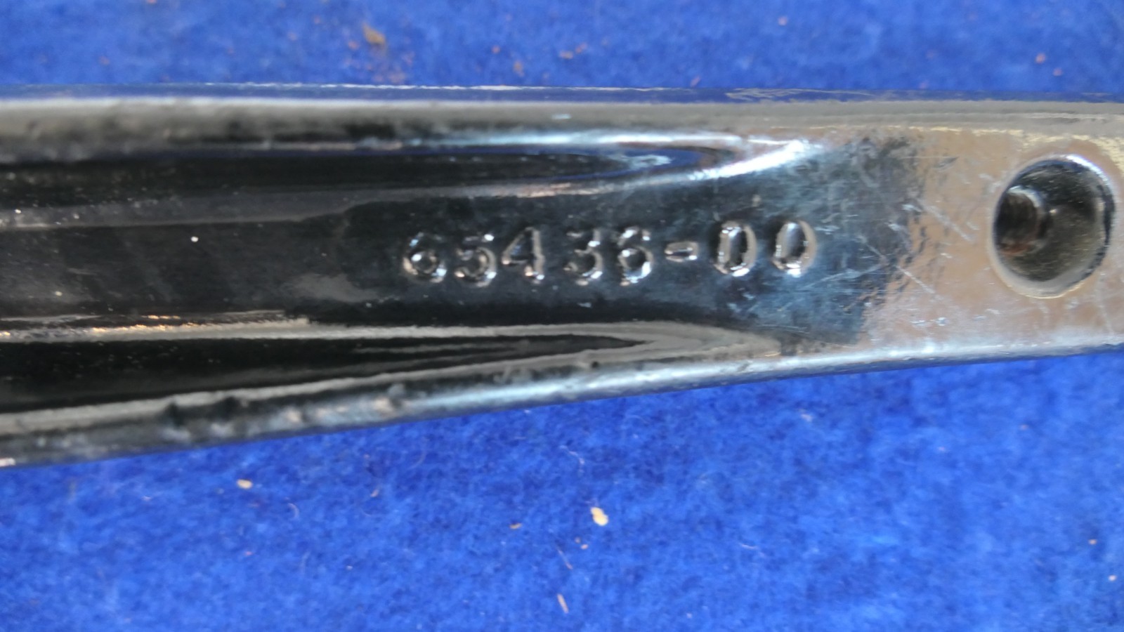 Genuine Harley Davidson Softail Fatboy Deuce Exhaust Mounting Bracket 2000-2006