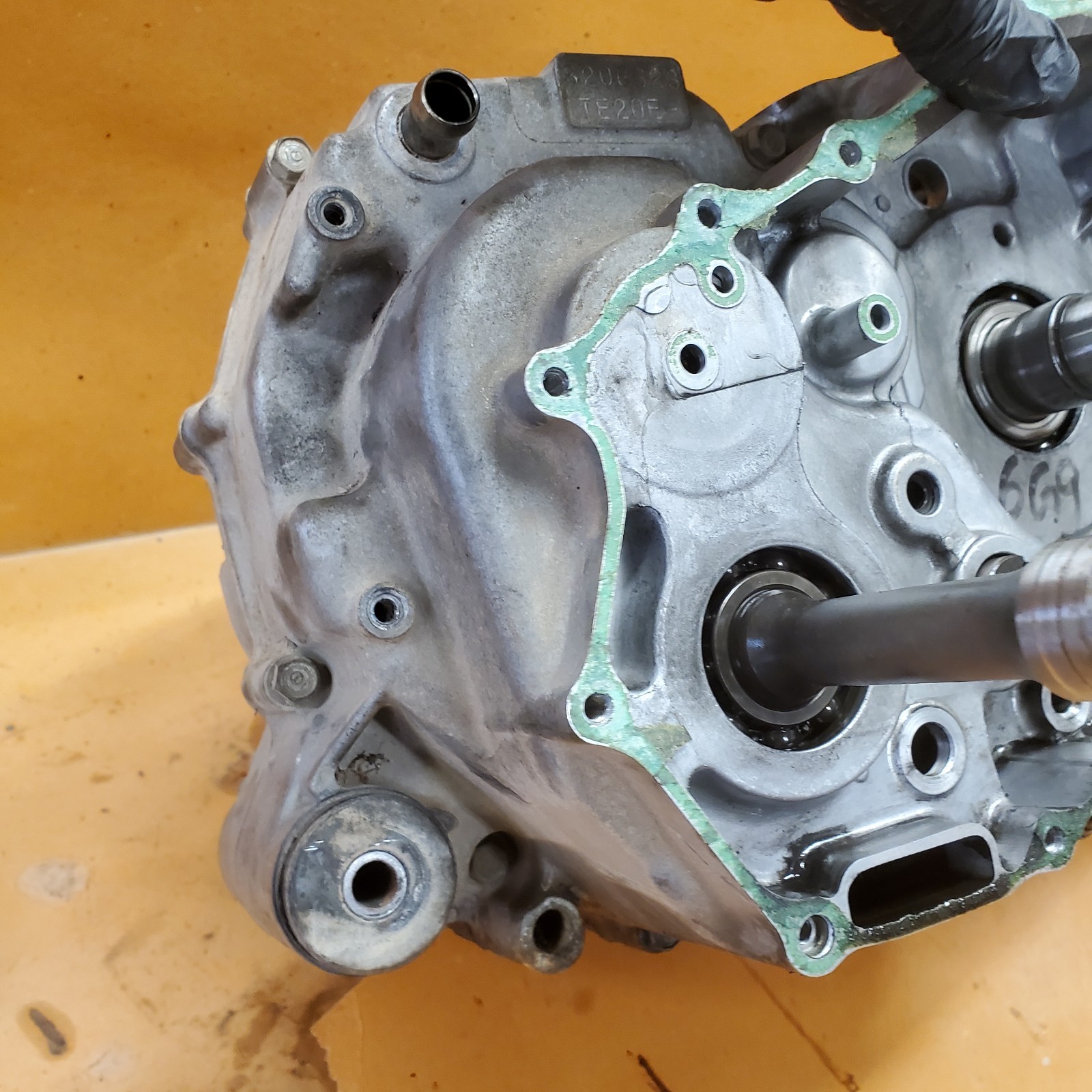 1997 Honda Foreman 400 4x4 Engine Motor Block Crank Case Crankcase Shaft Bottom