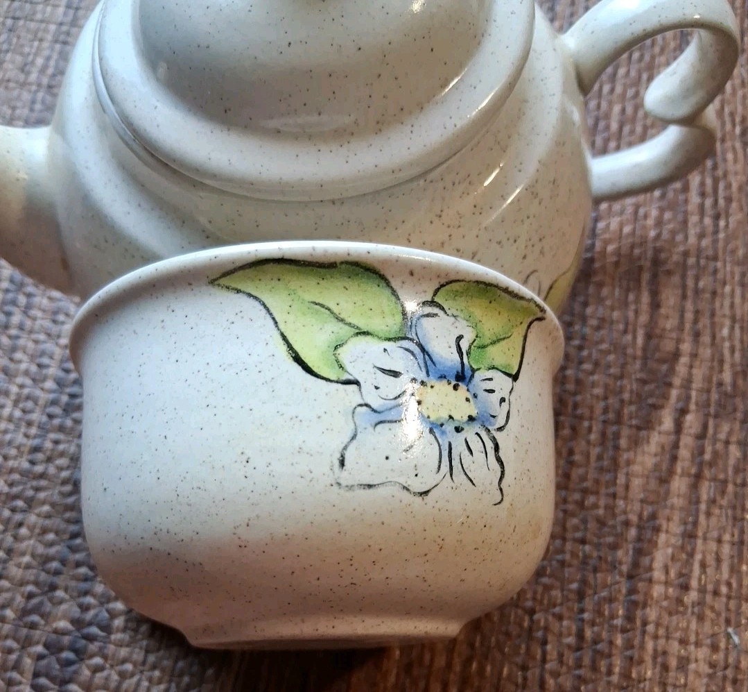 Country Harvest Ceramic Teapot Beige