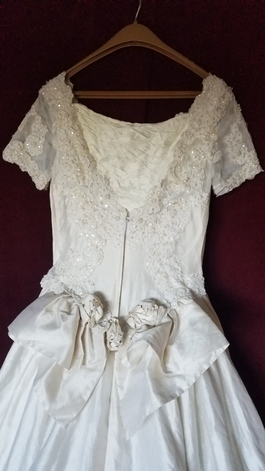wedding dress size 8 pre owned
