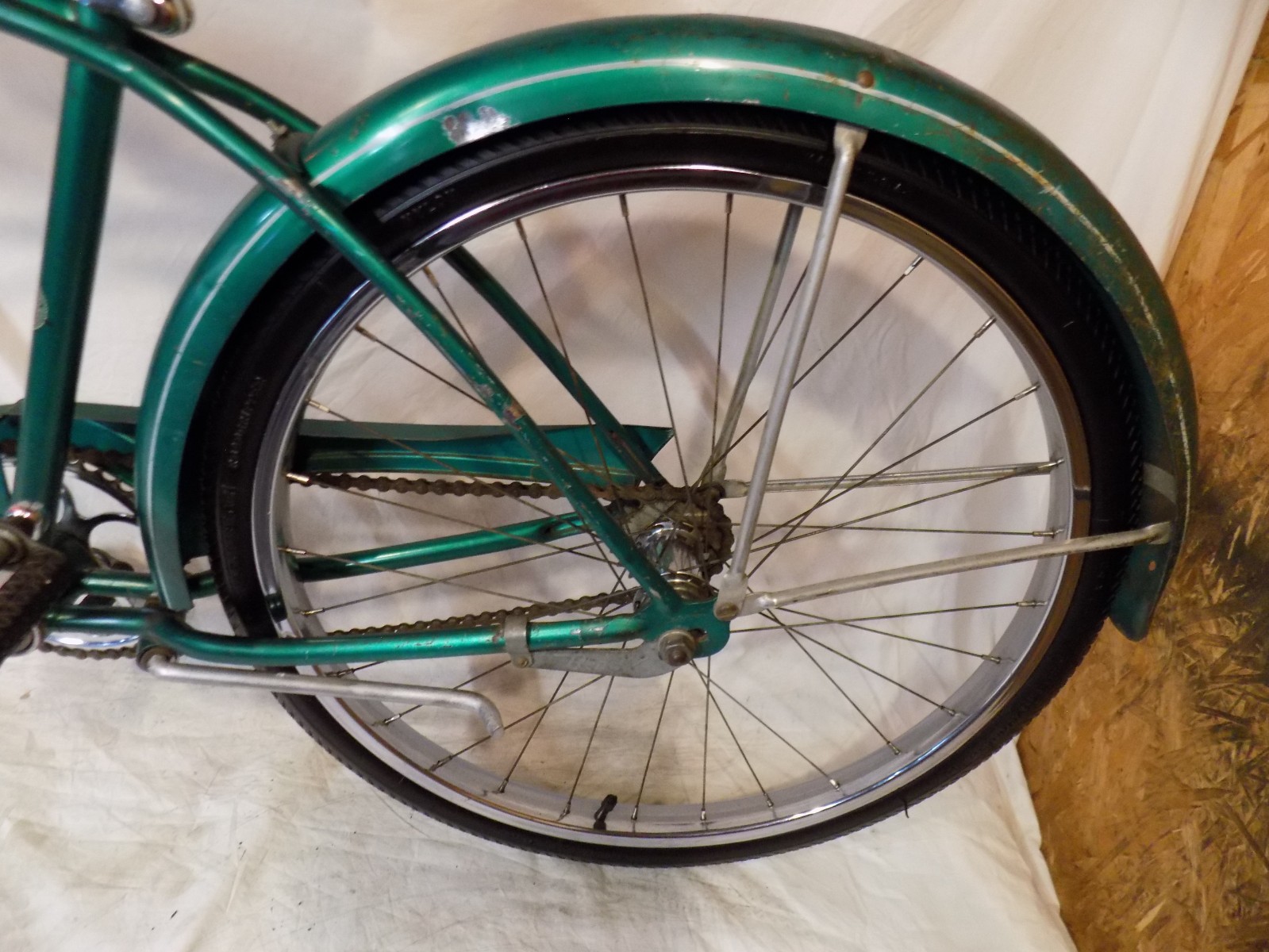 1957 SCHWINN SPEEDSTER MENS AMERICAN 24 BIKE GREEN TYPHOON JAGUAR TIGER CORVETTE