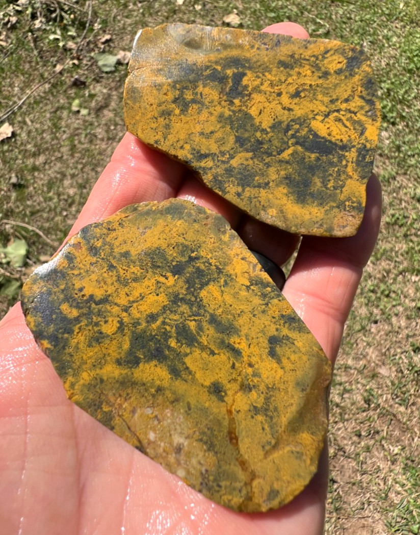 Gold/Green Moss Agate with dark agate lines - ready for cabbing - 108g