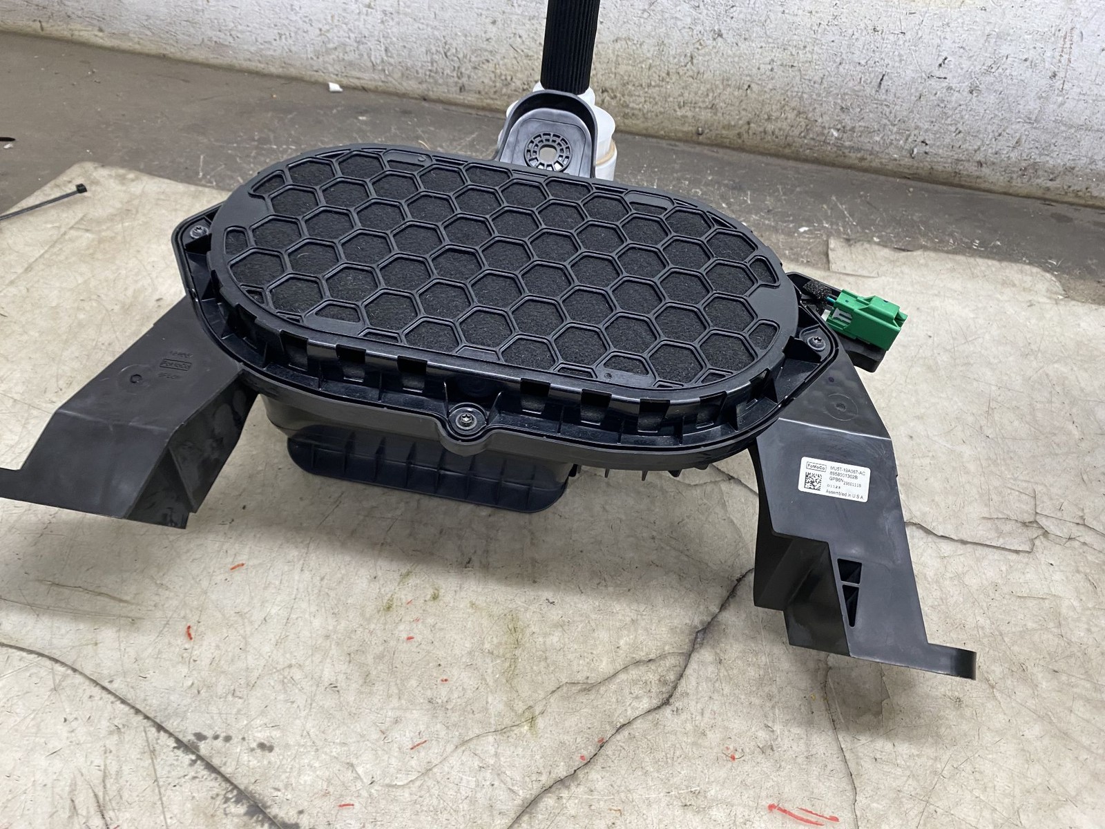 2022-2024 FORD F-150 LIGHTNING BANG & OLUFSEN SUBWOOFER SPEAKER MU5T-19A067-AC