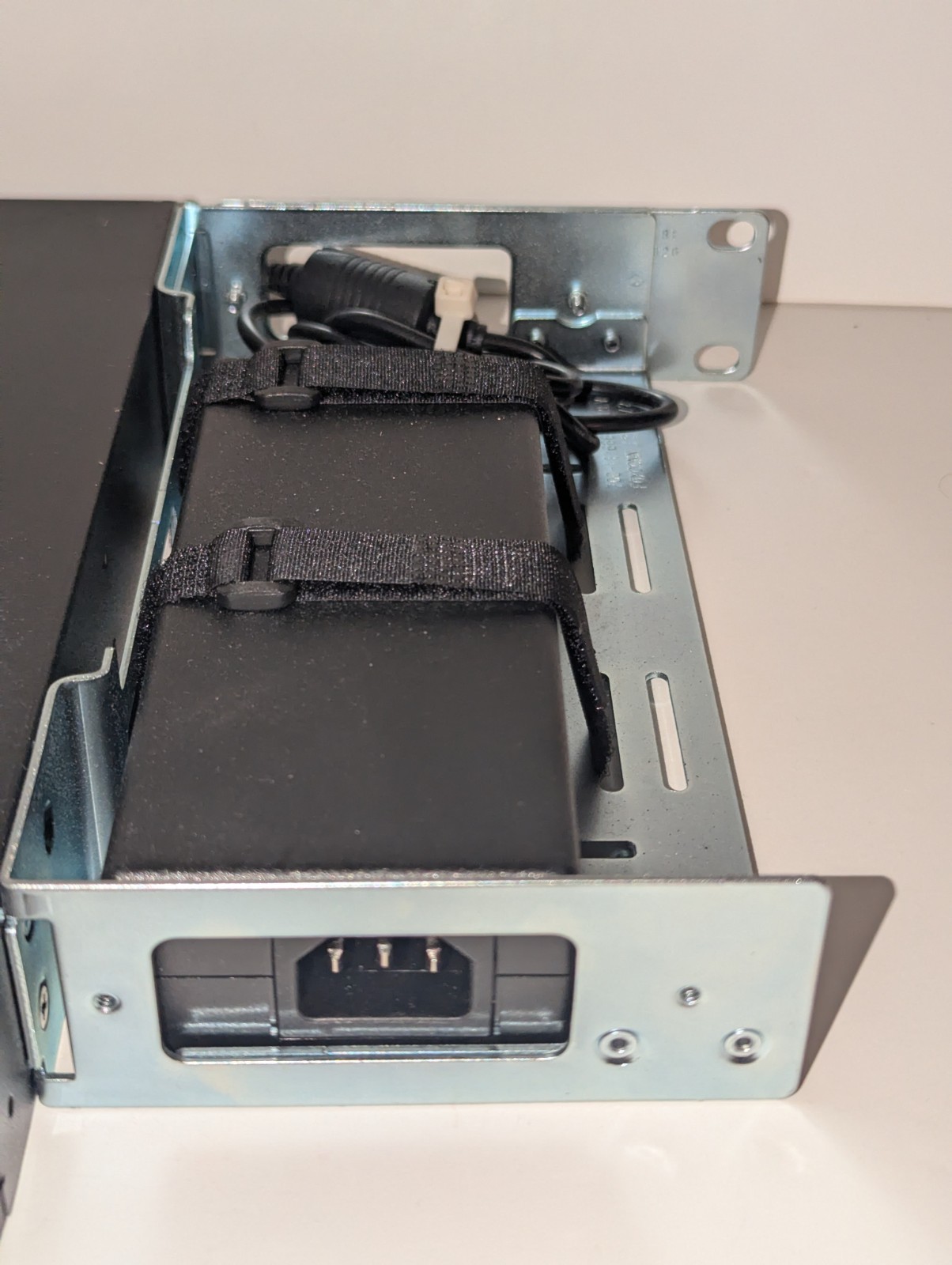 Cisco ISR4221/K9 V03 4200 Series Integrated Service Router w/ Power Supply