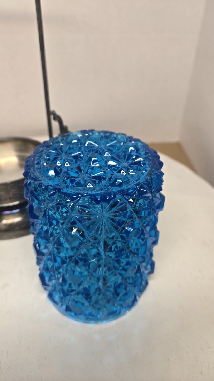 Victorian Blue Daisy Button Pickle Castor