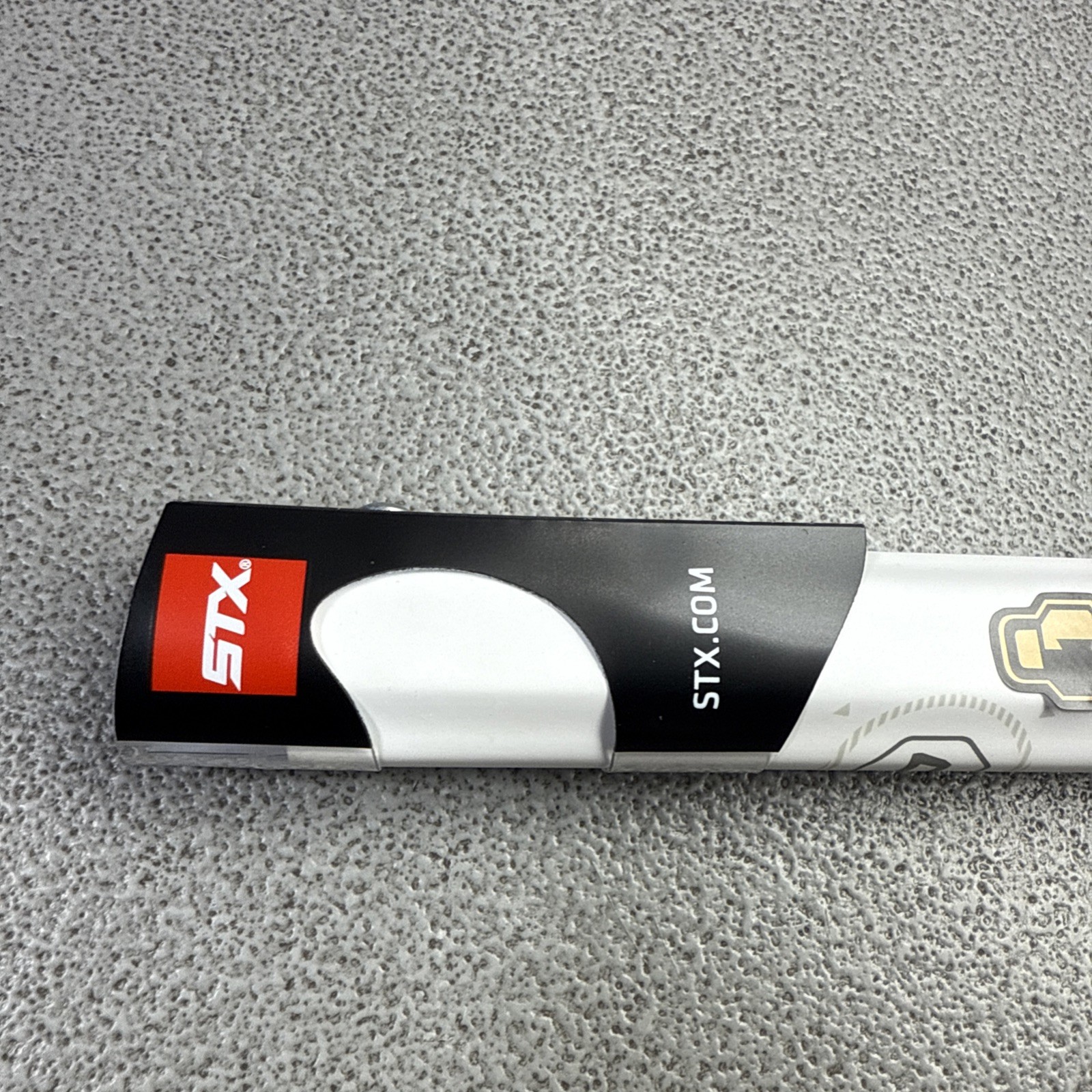 STX Fiber O Lacrosse Shaft - Attack White HE CAX2 52/WE/BOW