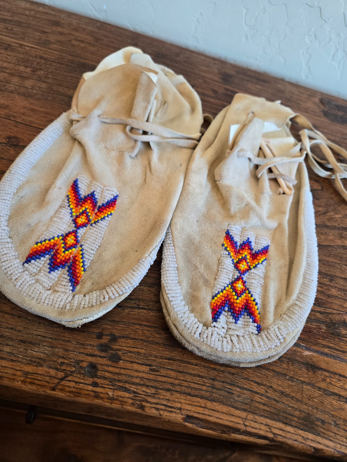 SIOUX? PLAINS BEADED Native American MOCCASINS Vintage